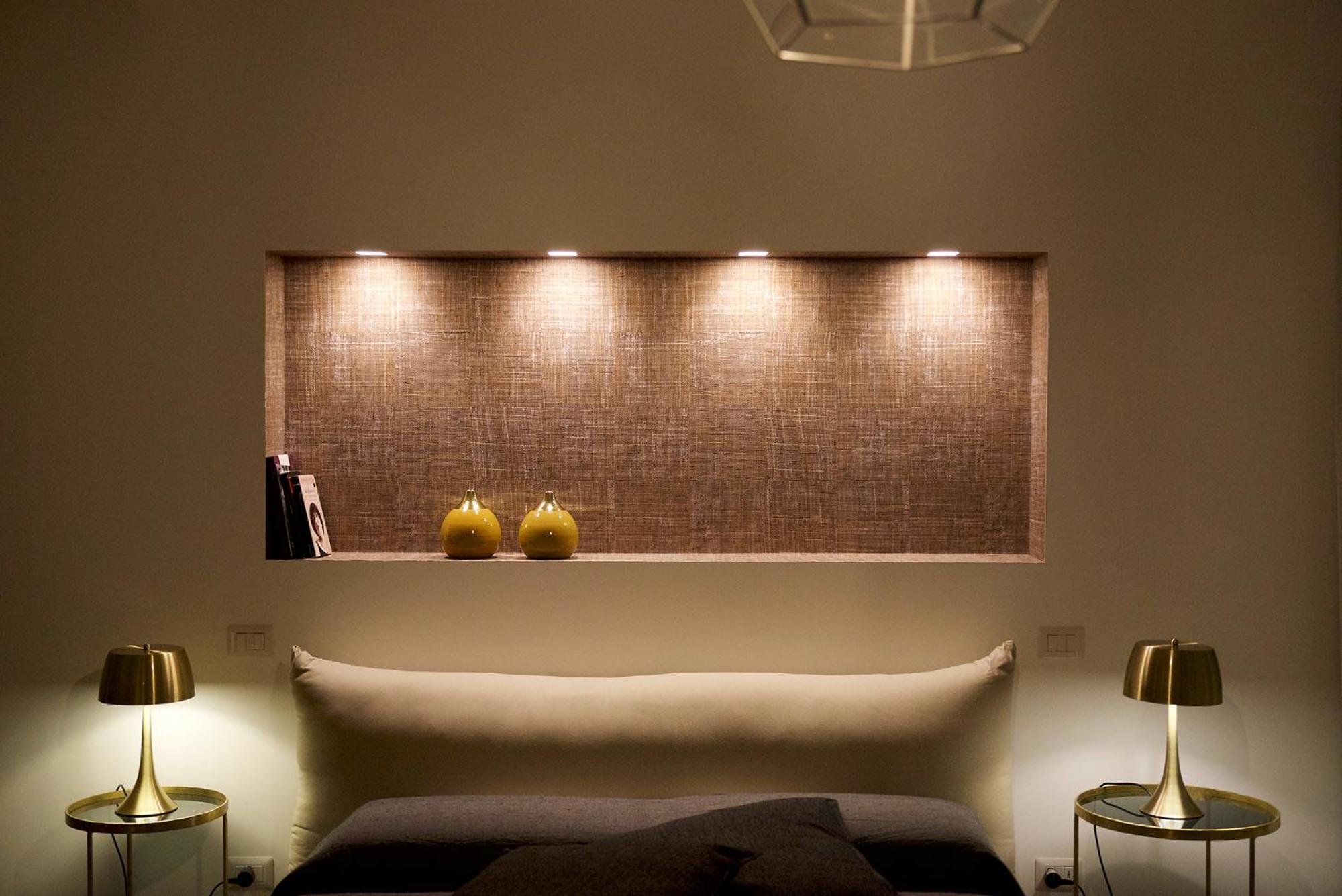 Deluxe Double Room with Balcony - Photo 9