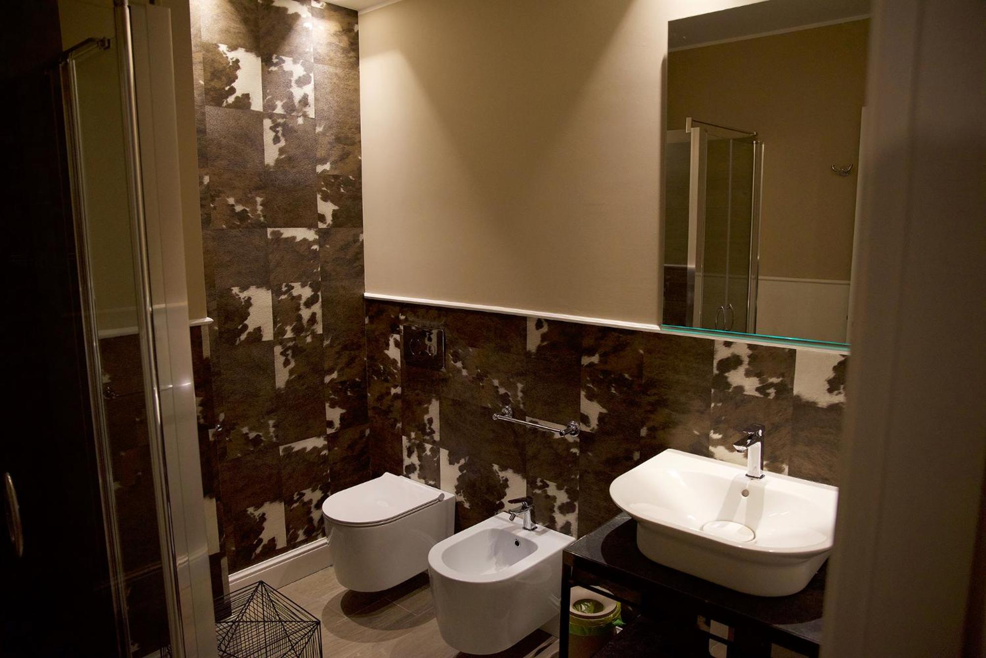 Deluxe Double Room with Balcony - Photo 3