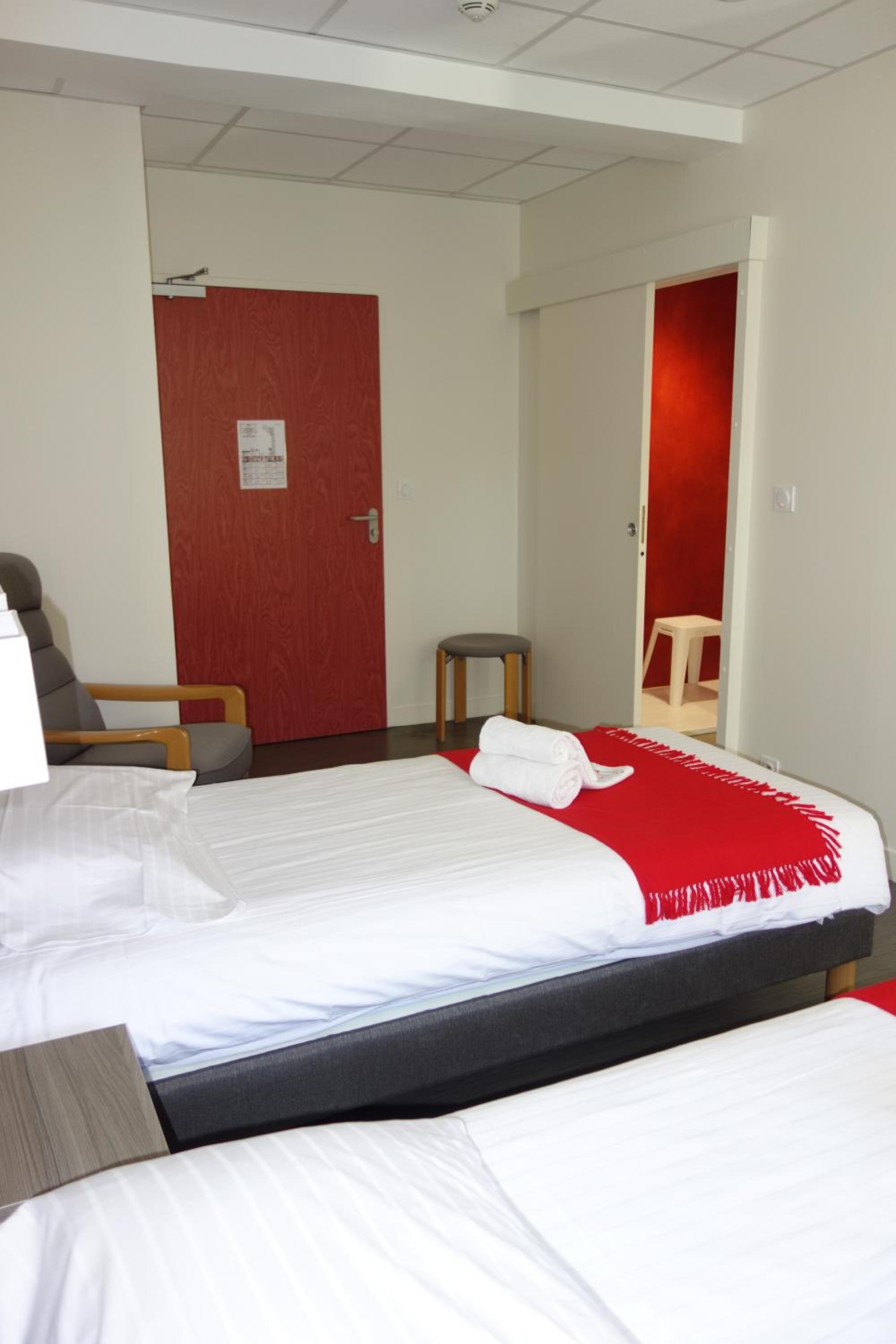 Premium Twin Room photo 2