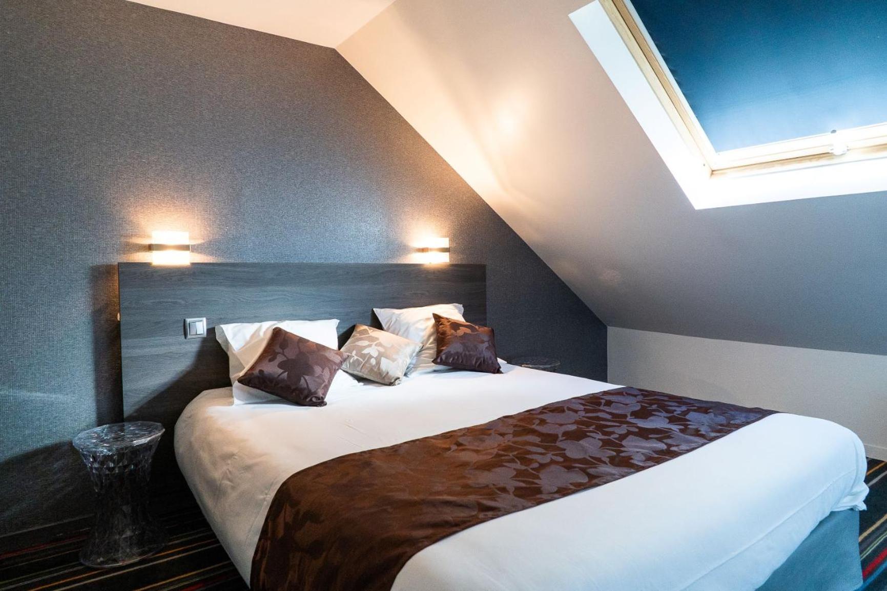 Triple Room - 1 Double Bed + One Single Bed photo 2