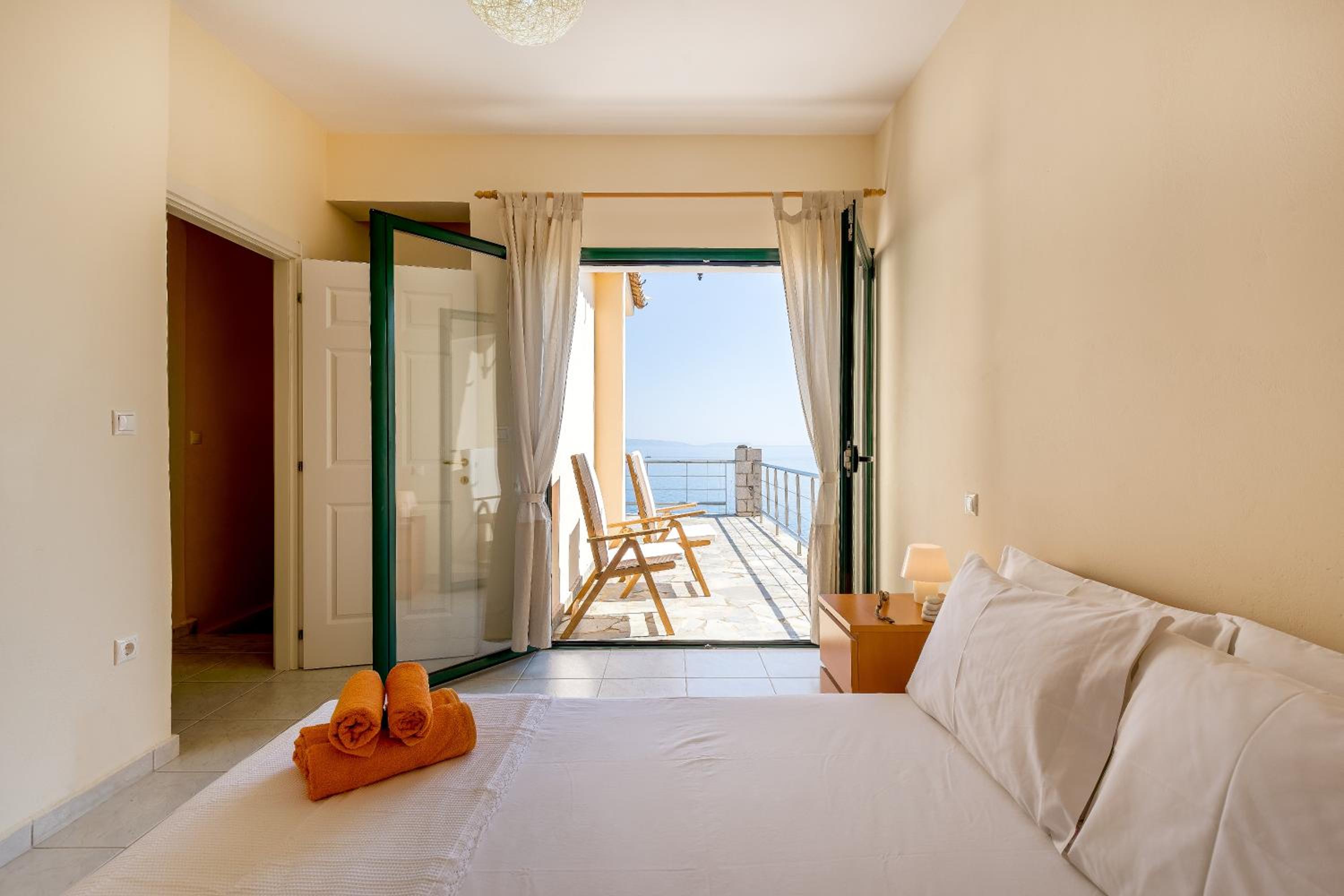 Three-Bedroom Villa photo 3