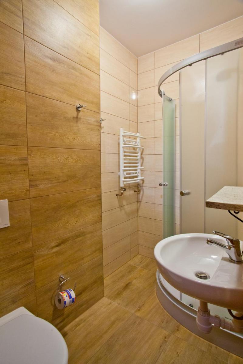 Small Double Room - Photo 1