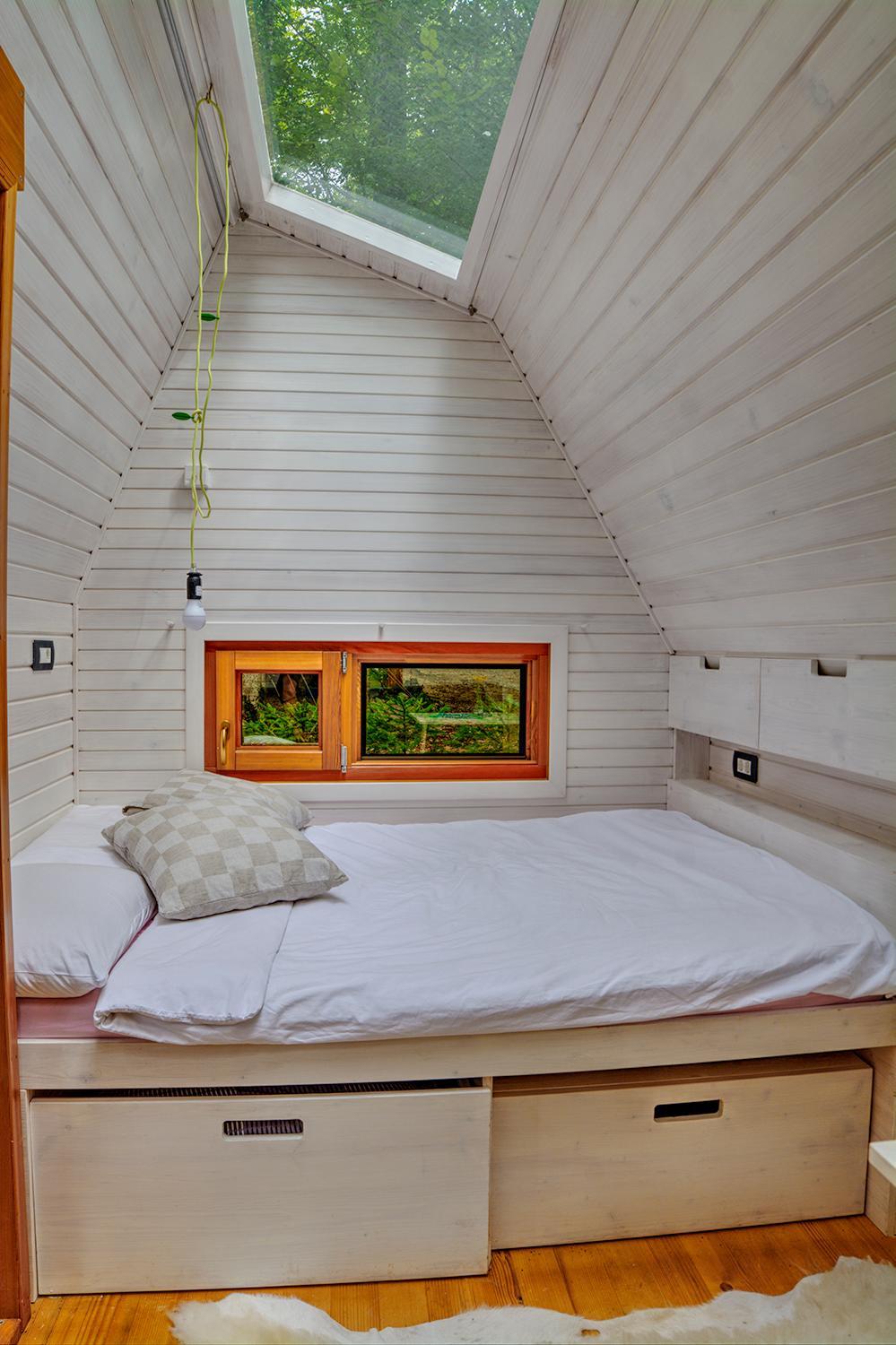 Glamping Hut with Shared Bathroom