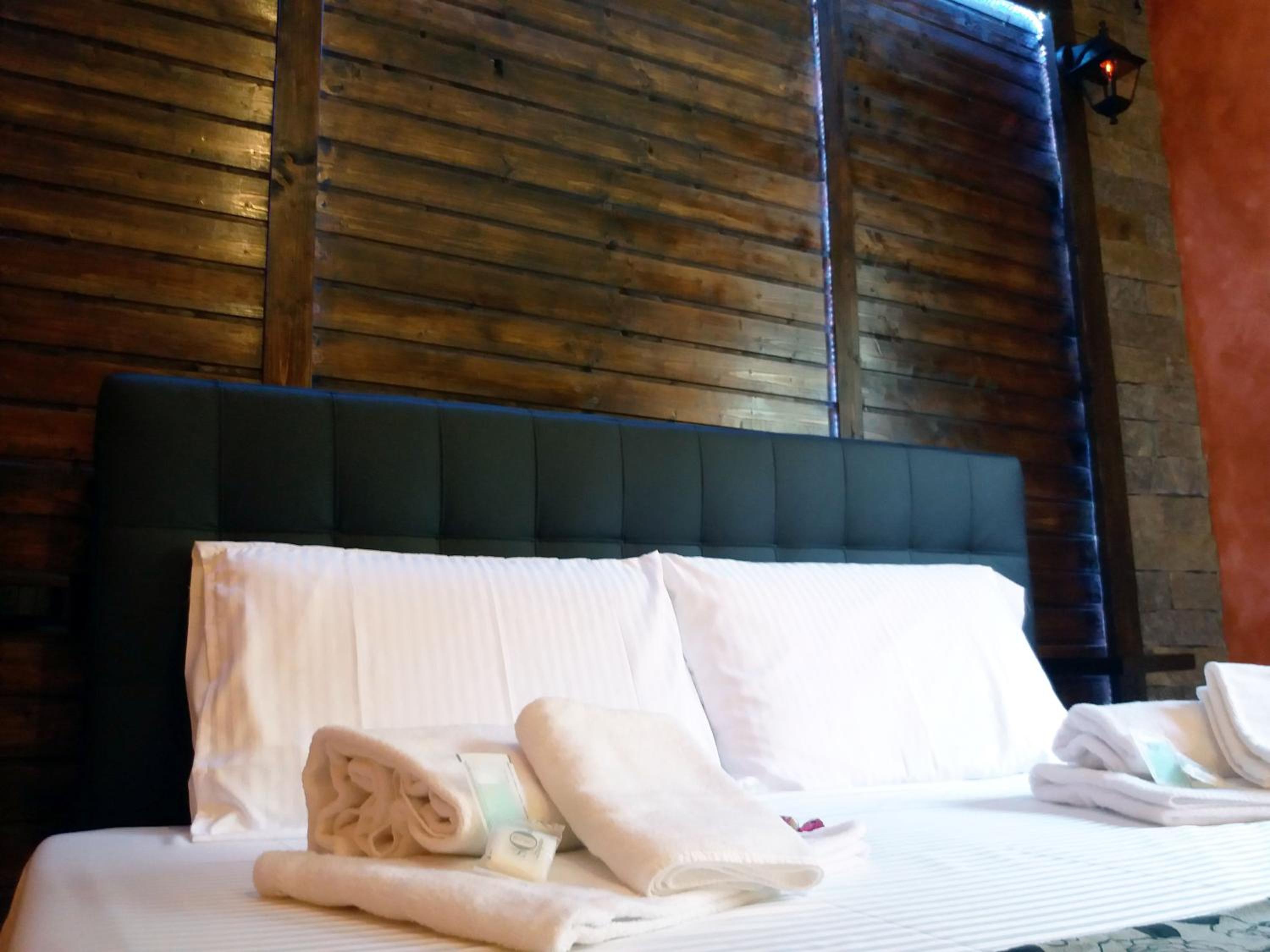 Deluxe King Room photo 1
