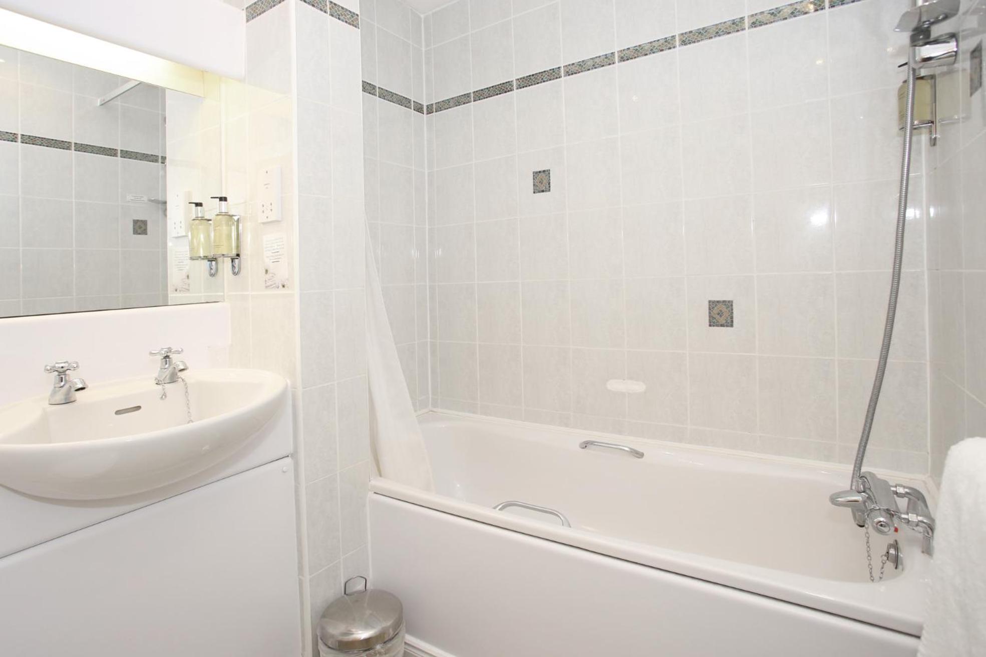 Triple Room - Photo 6
