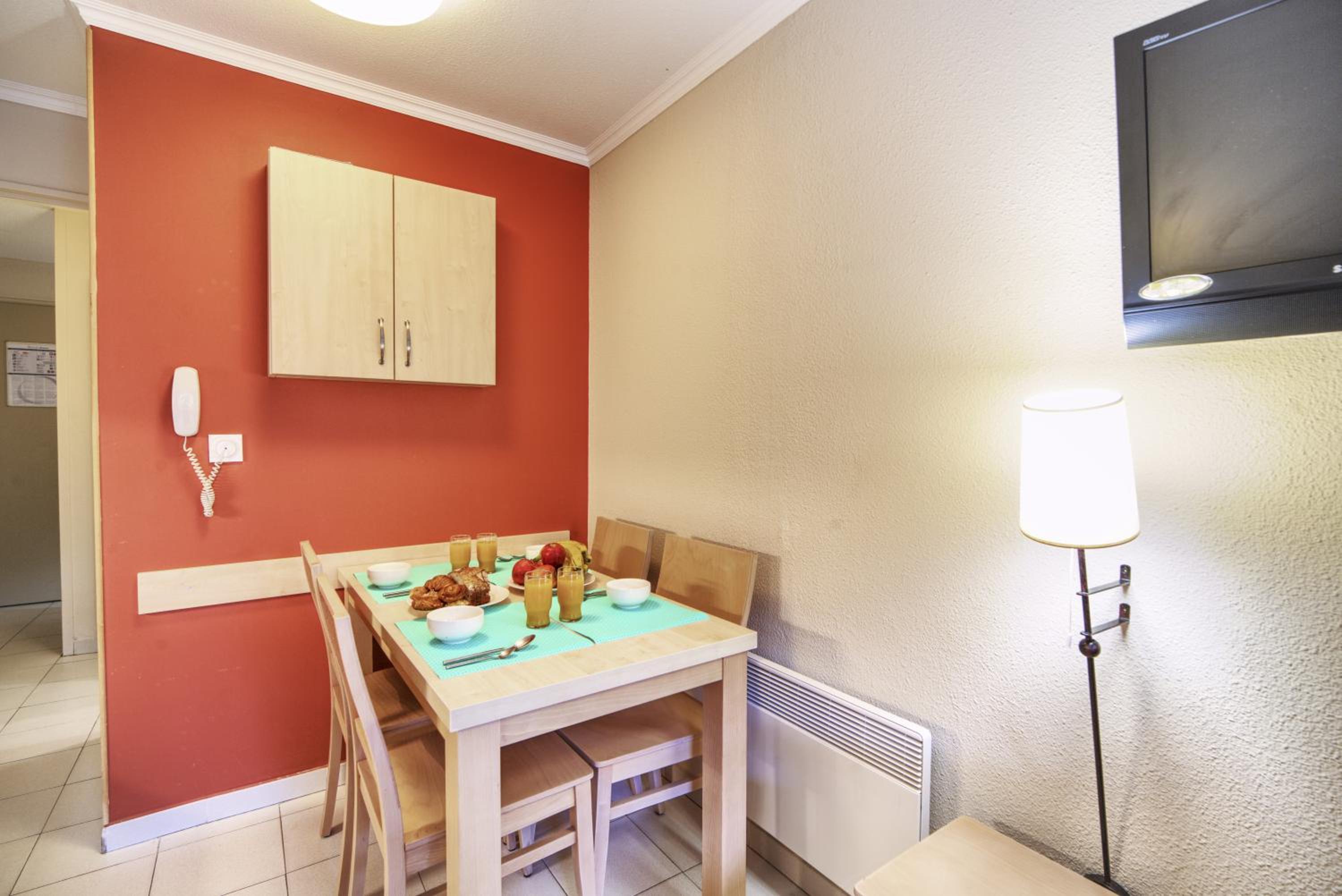 Standard Studio with Sleeping Alcove and Terrace or Balcony (4 people), photo 6