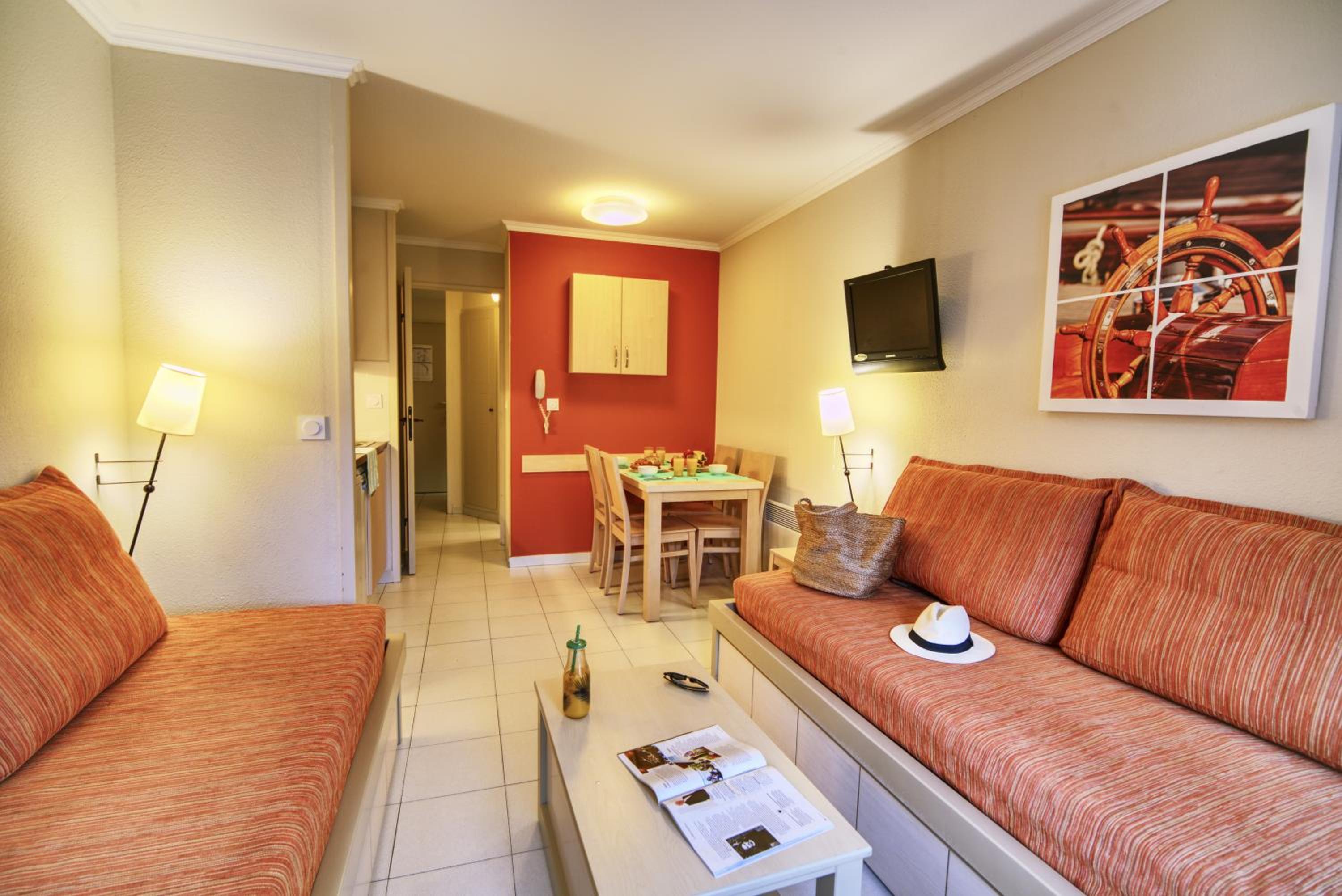 Standard Studio with Sleeping Alcove and Terrace or Balcony (4 people) photo 1
