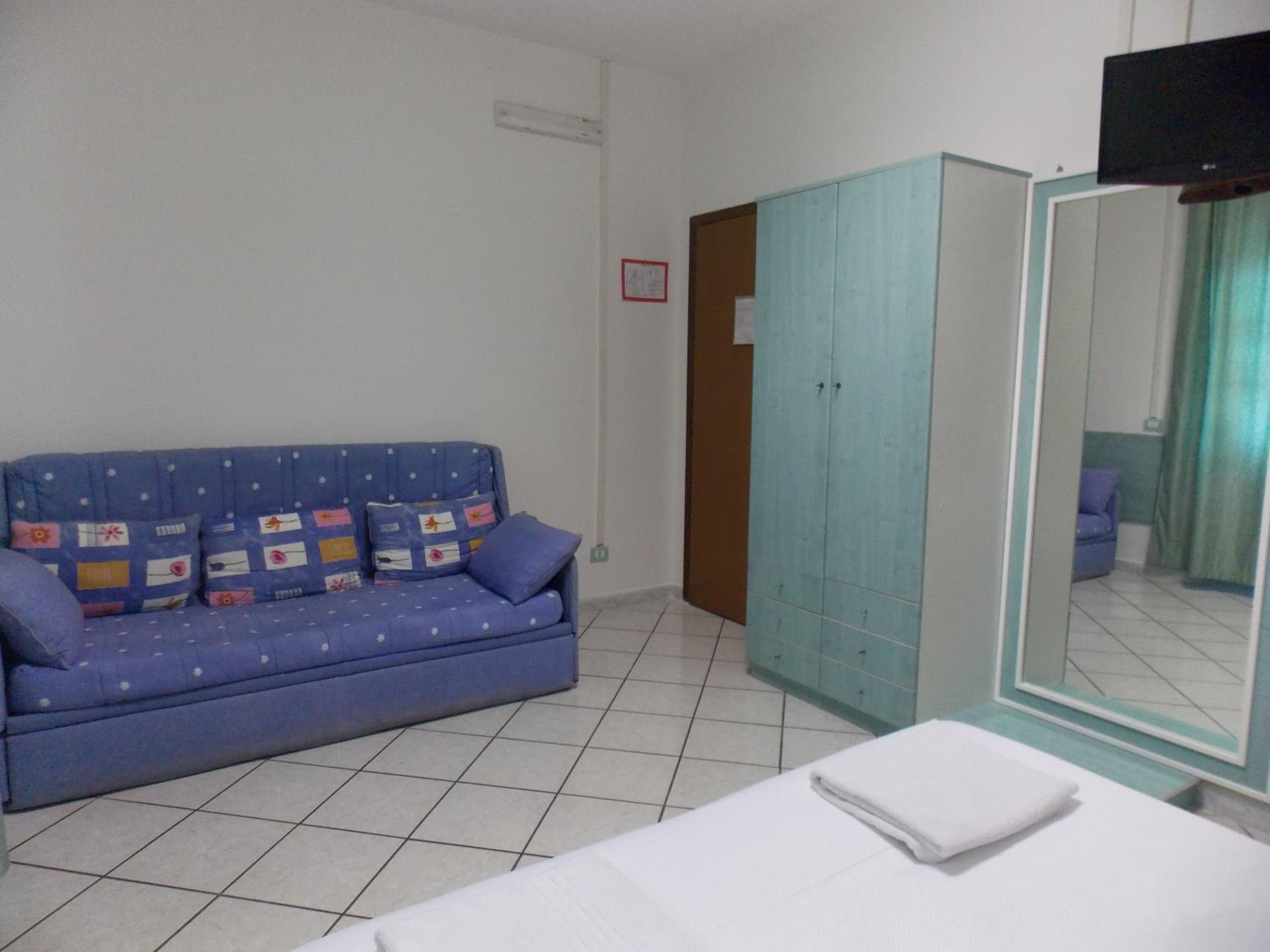 Standard Double Room photo 3