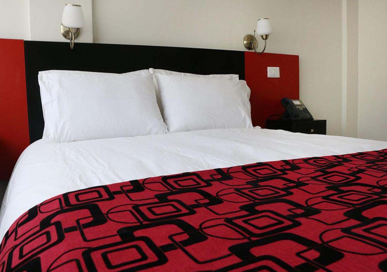 Queen Room photo 1