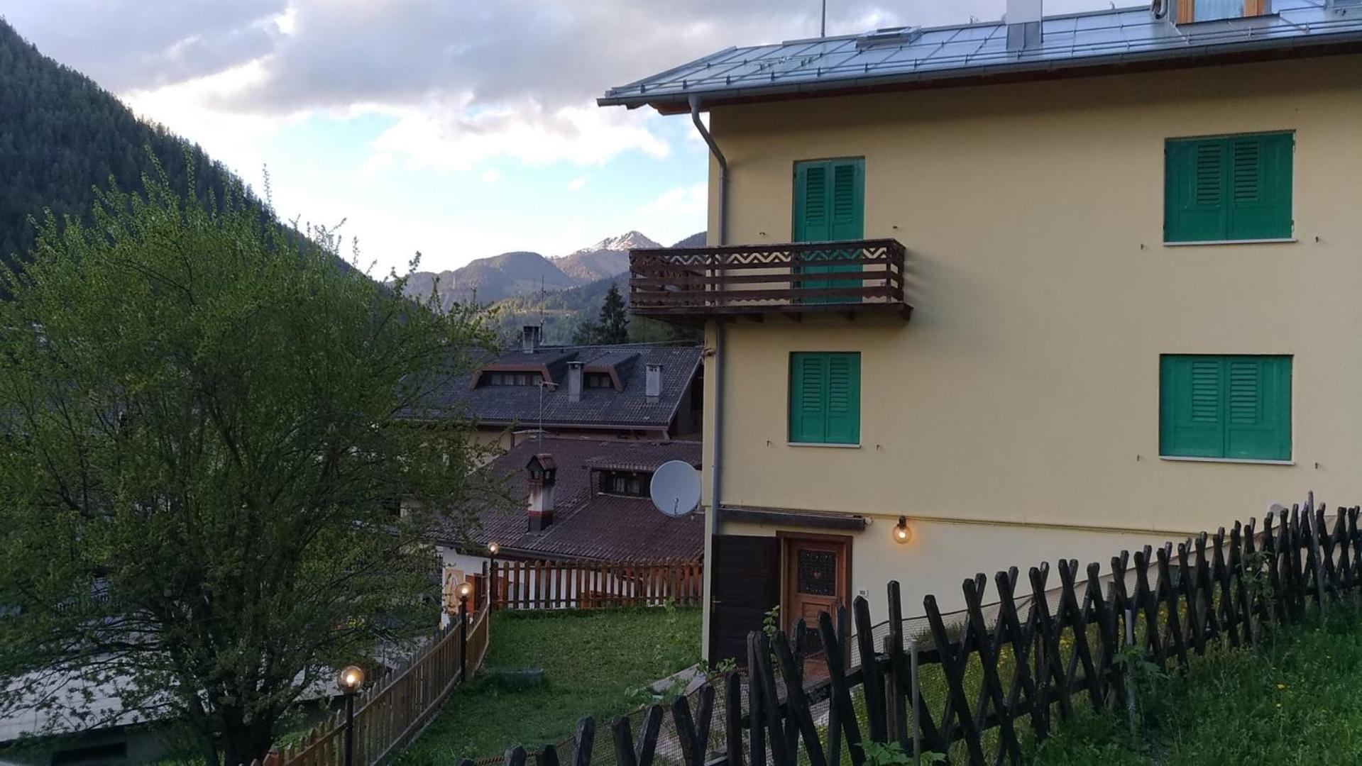 Apartment With Garden View photo 2