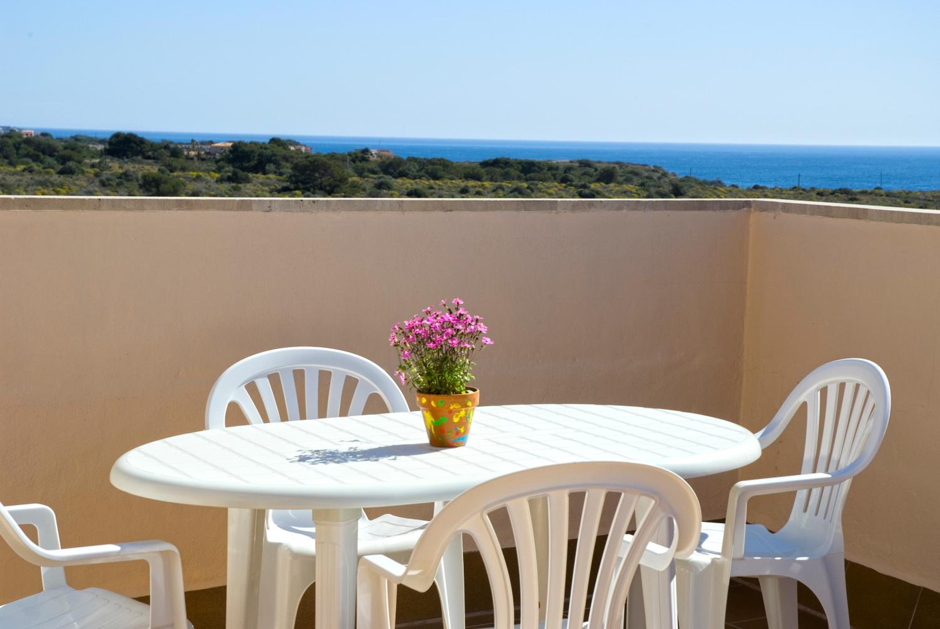 Attic Two-Bedroom Apartment with Sea View and Kitchen (4-5 Adults)  photo 2