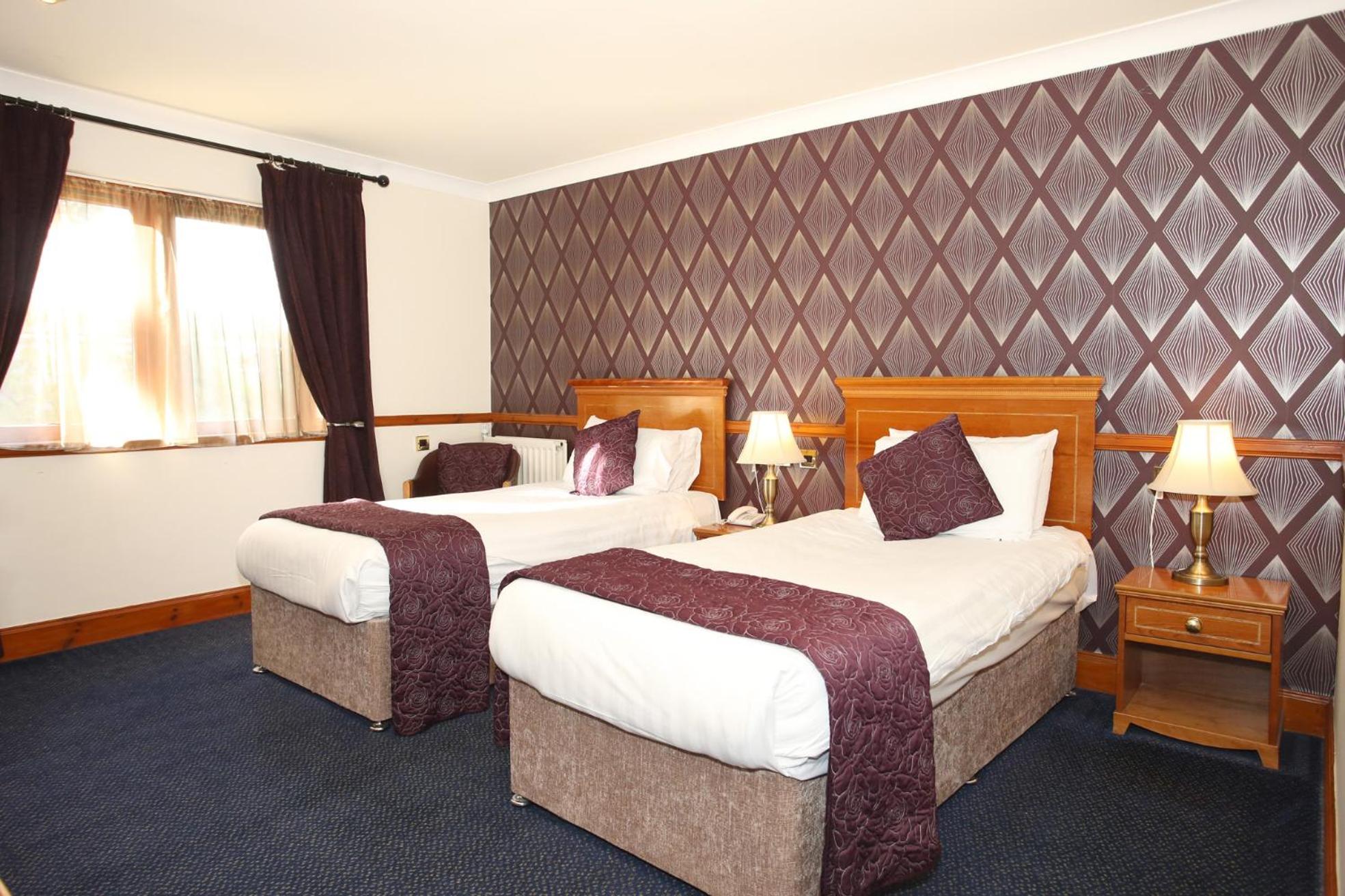 Standard Twin Room - Non-Smoking - Photo 8