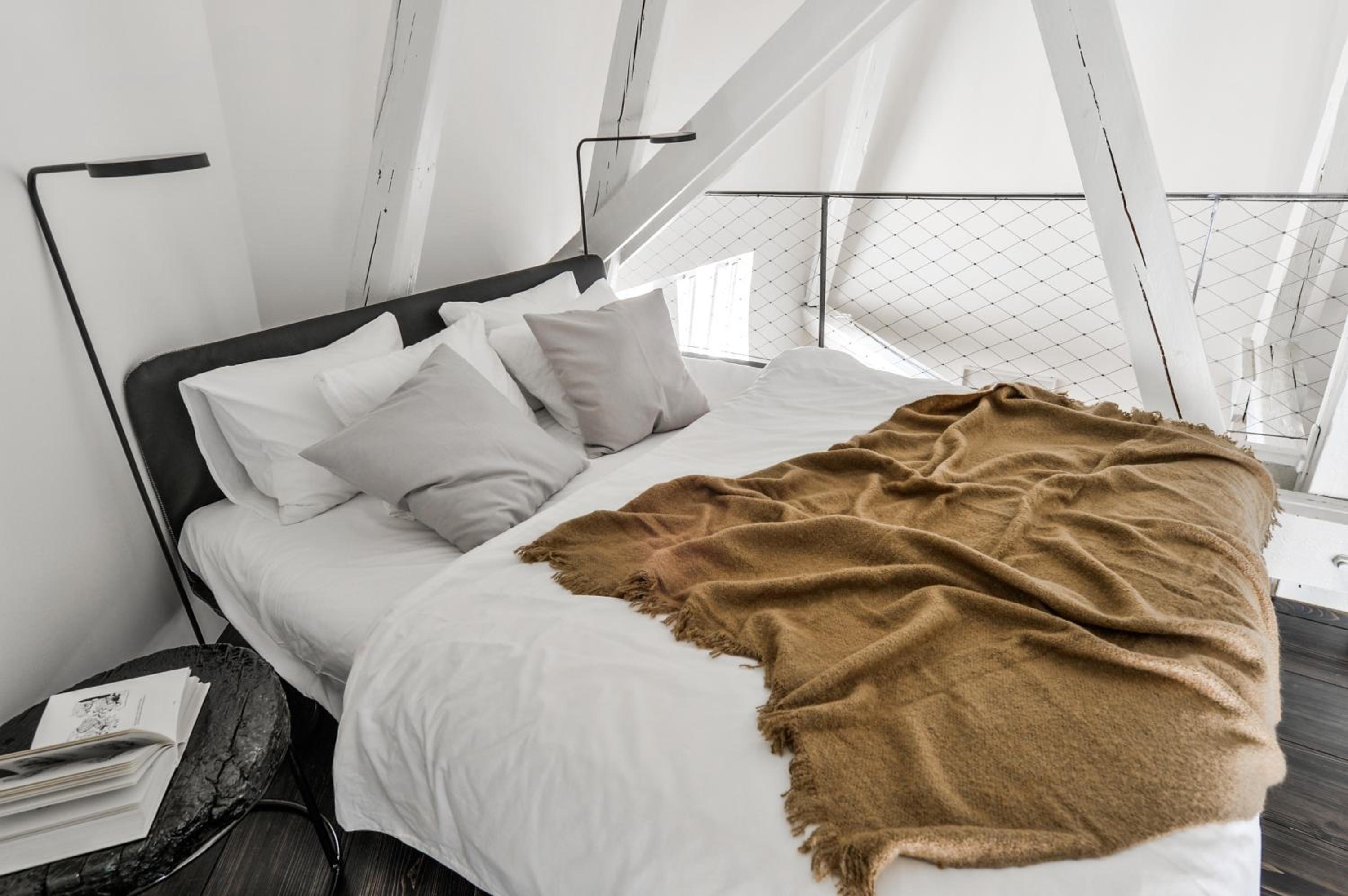 Two-Bedroom Apartment - Photo 8