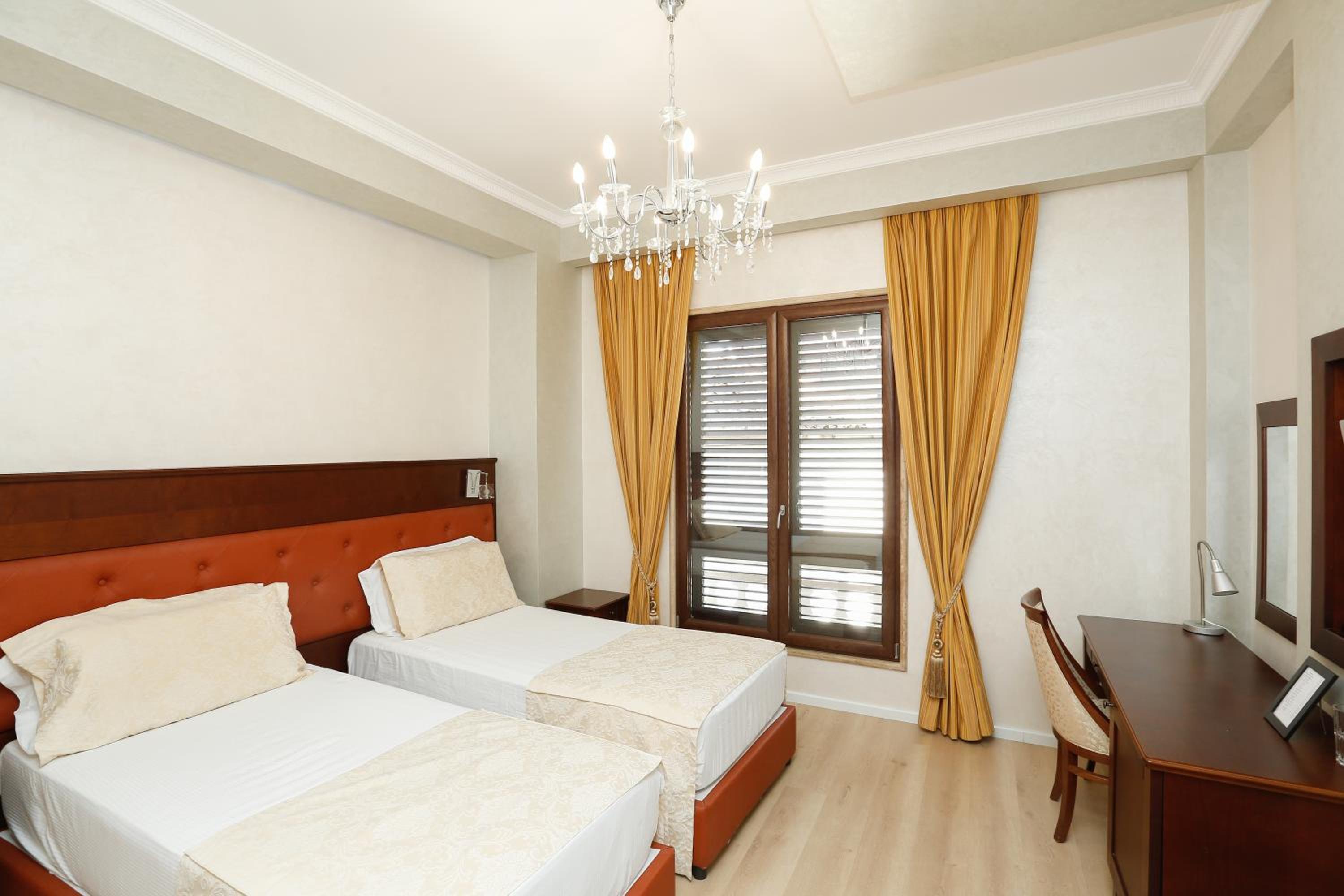 Standard Twin Room with Free Parking and Wi-Fi photo 2
