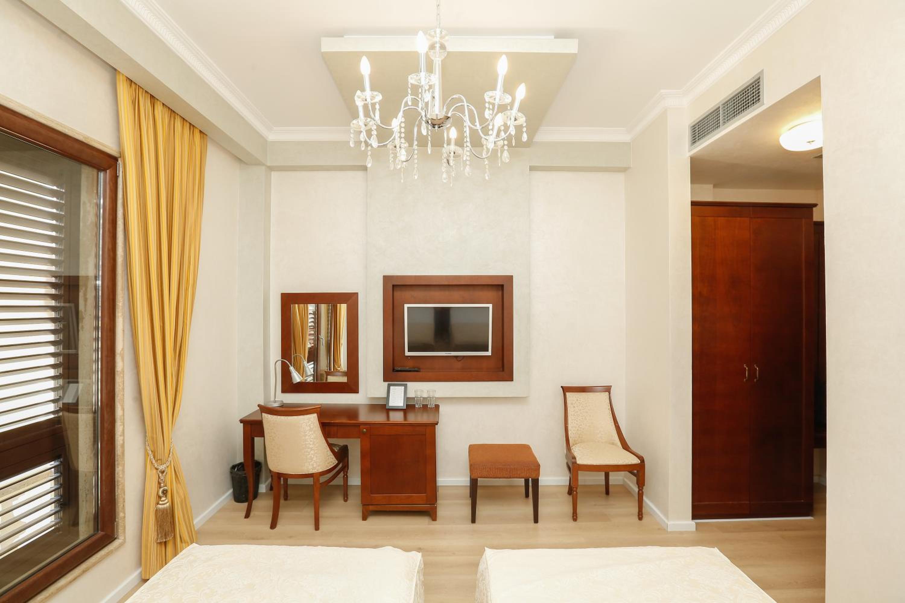 Standard Double Room with Breakfast in Room, Free Parking and Wi-Fi photo 1