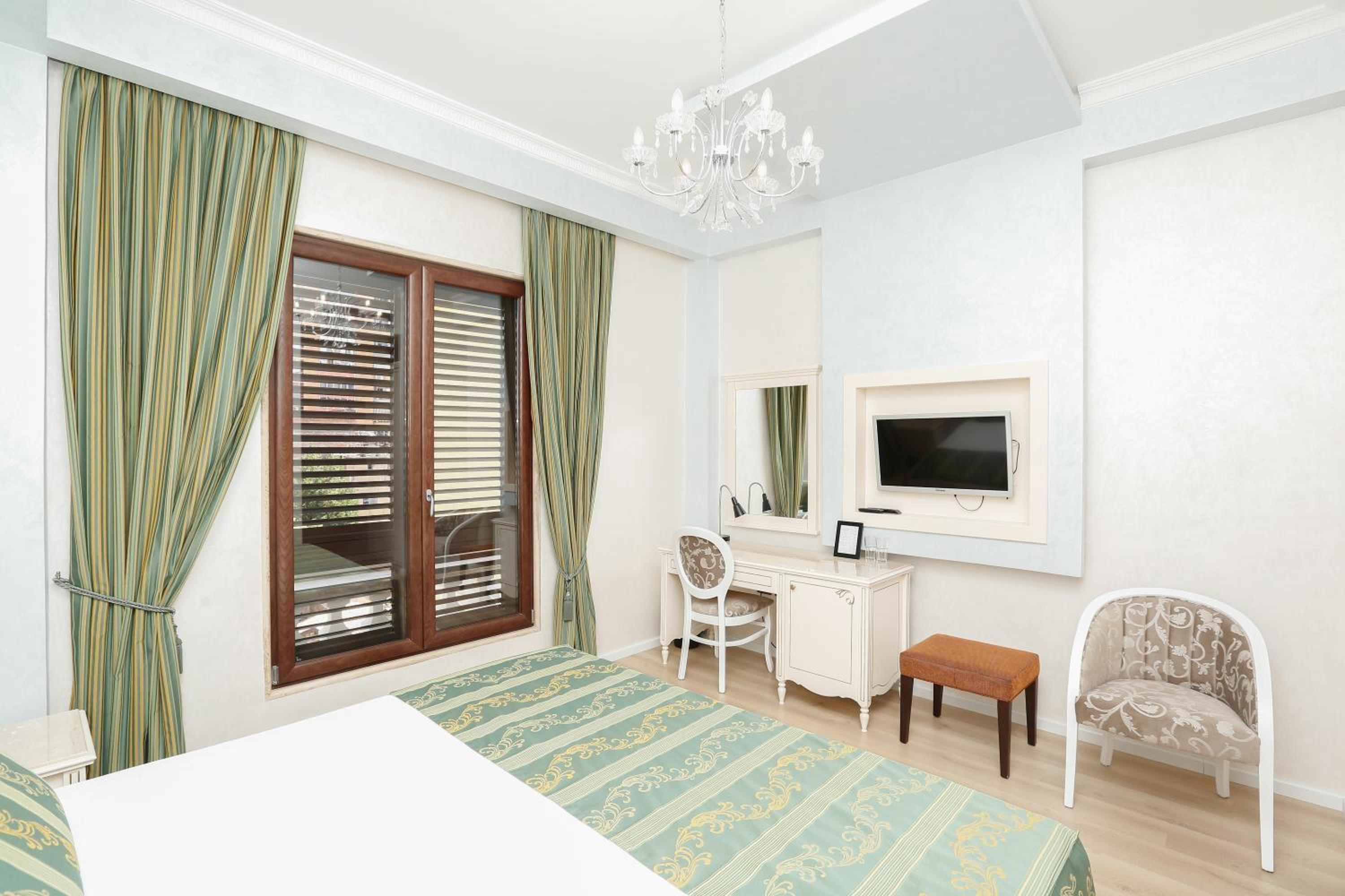 Standard Double Room with Breakfast in Room, Free Parking and Wi-Fi photo 2