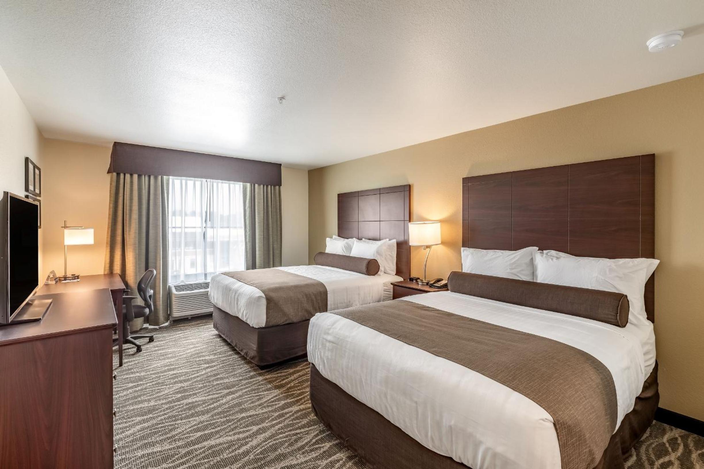 Cobblestone Hotel & Suites Hartford