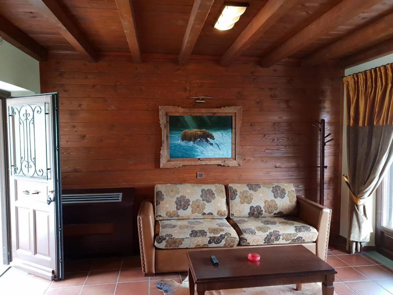 Villa photo 1