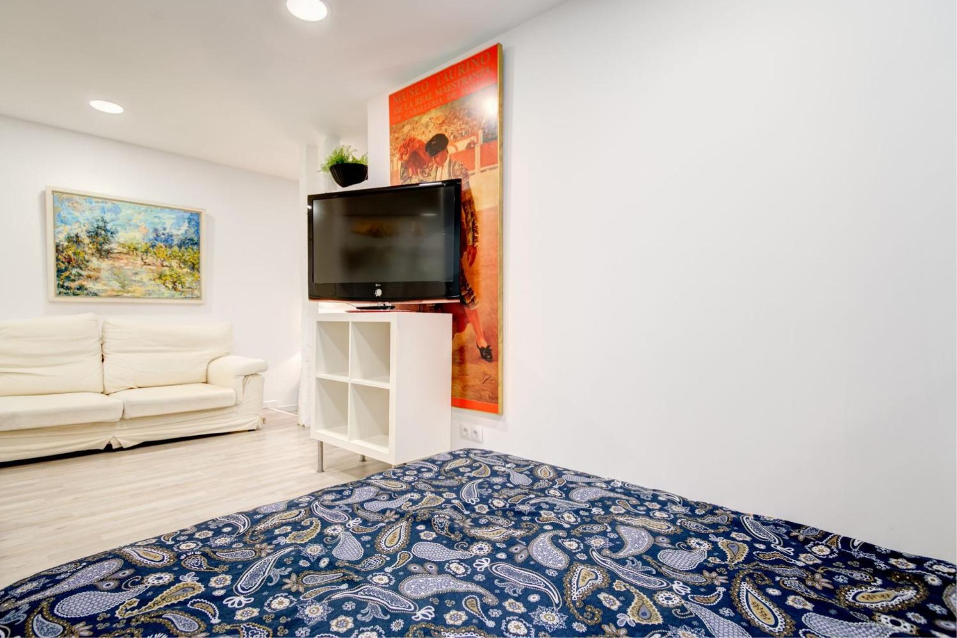 Loft 1A - Photo 4