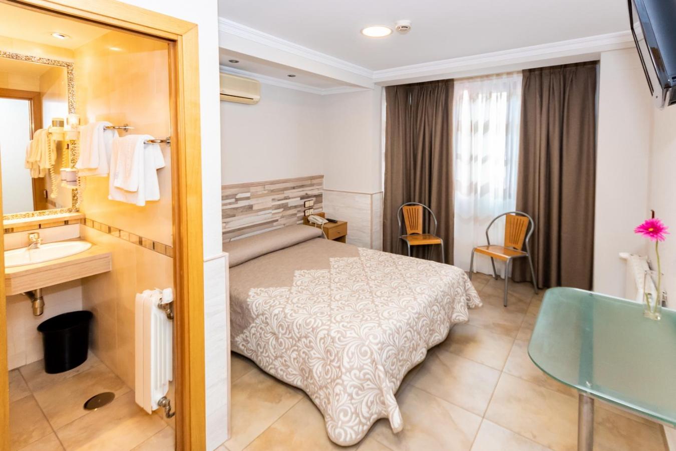Double Room photo 3