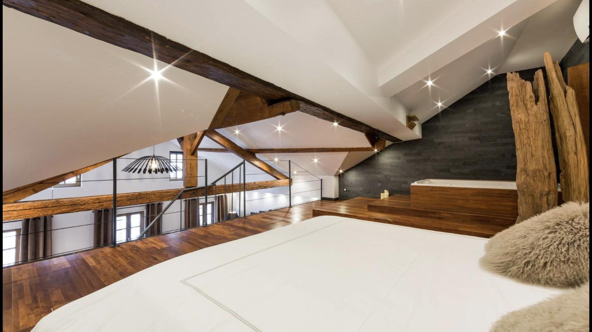 Duplex Apartment with Jacuzzi - Photo 17