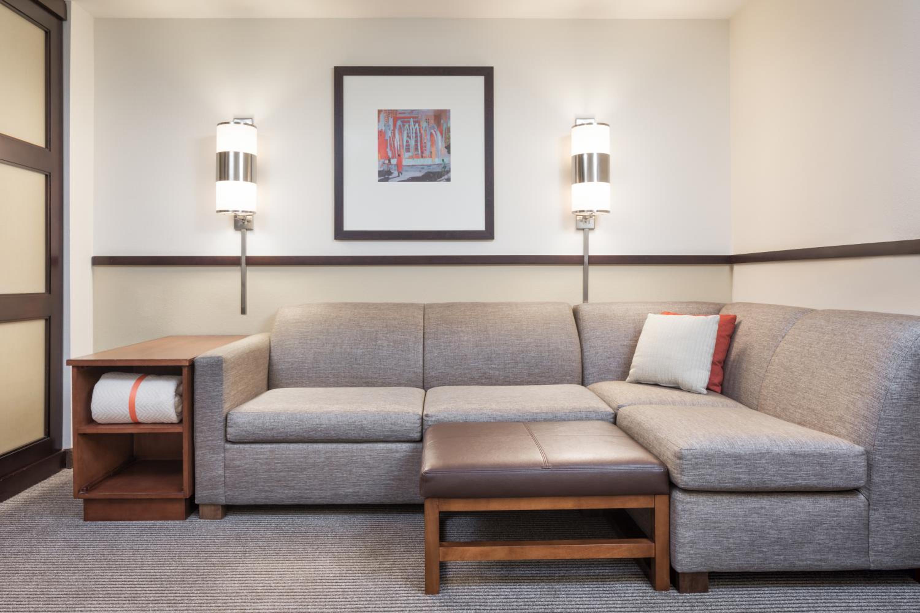 King Room with Sofa Bed - High Floor - Photo 10