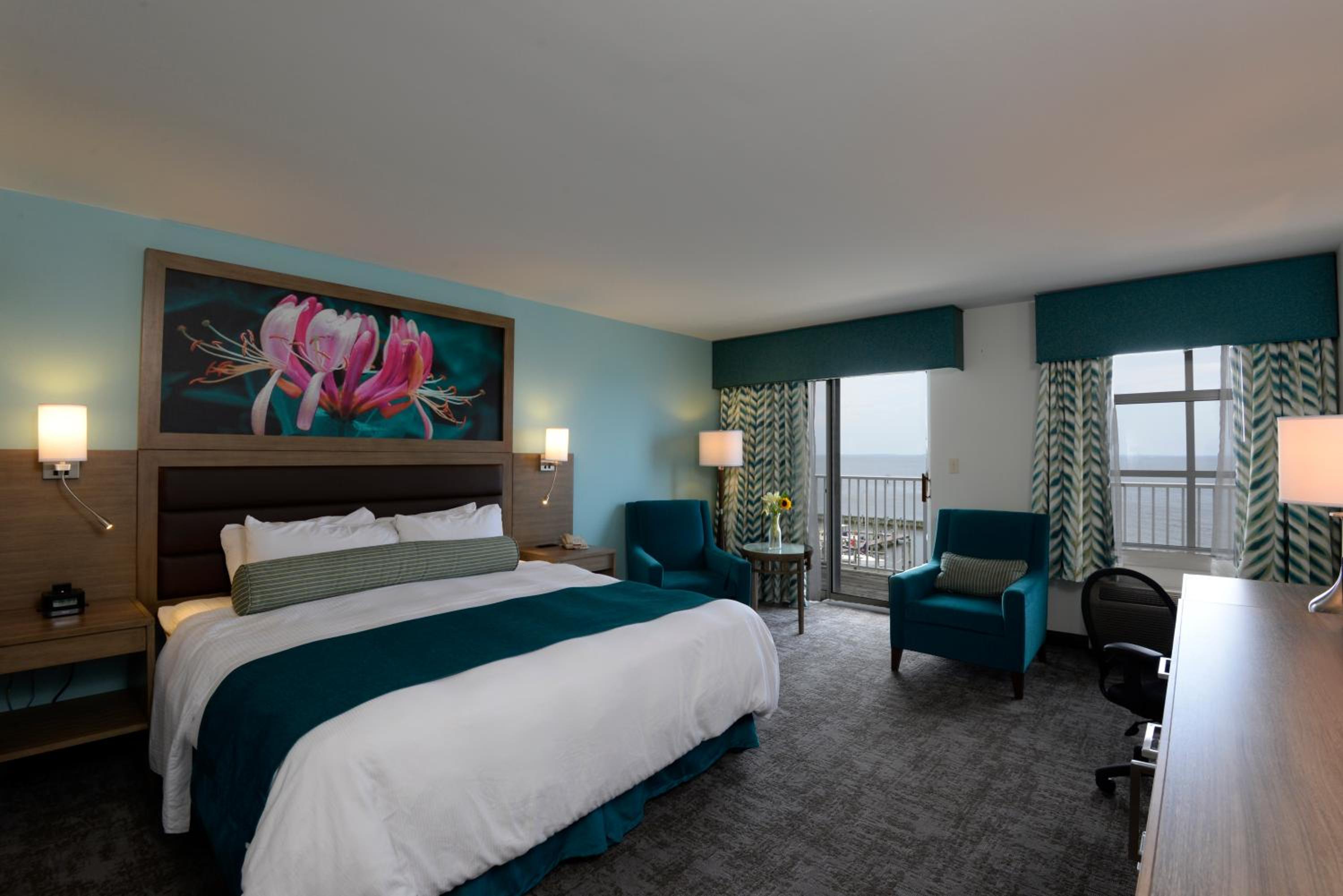 King Room with Balcony - Photo 4