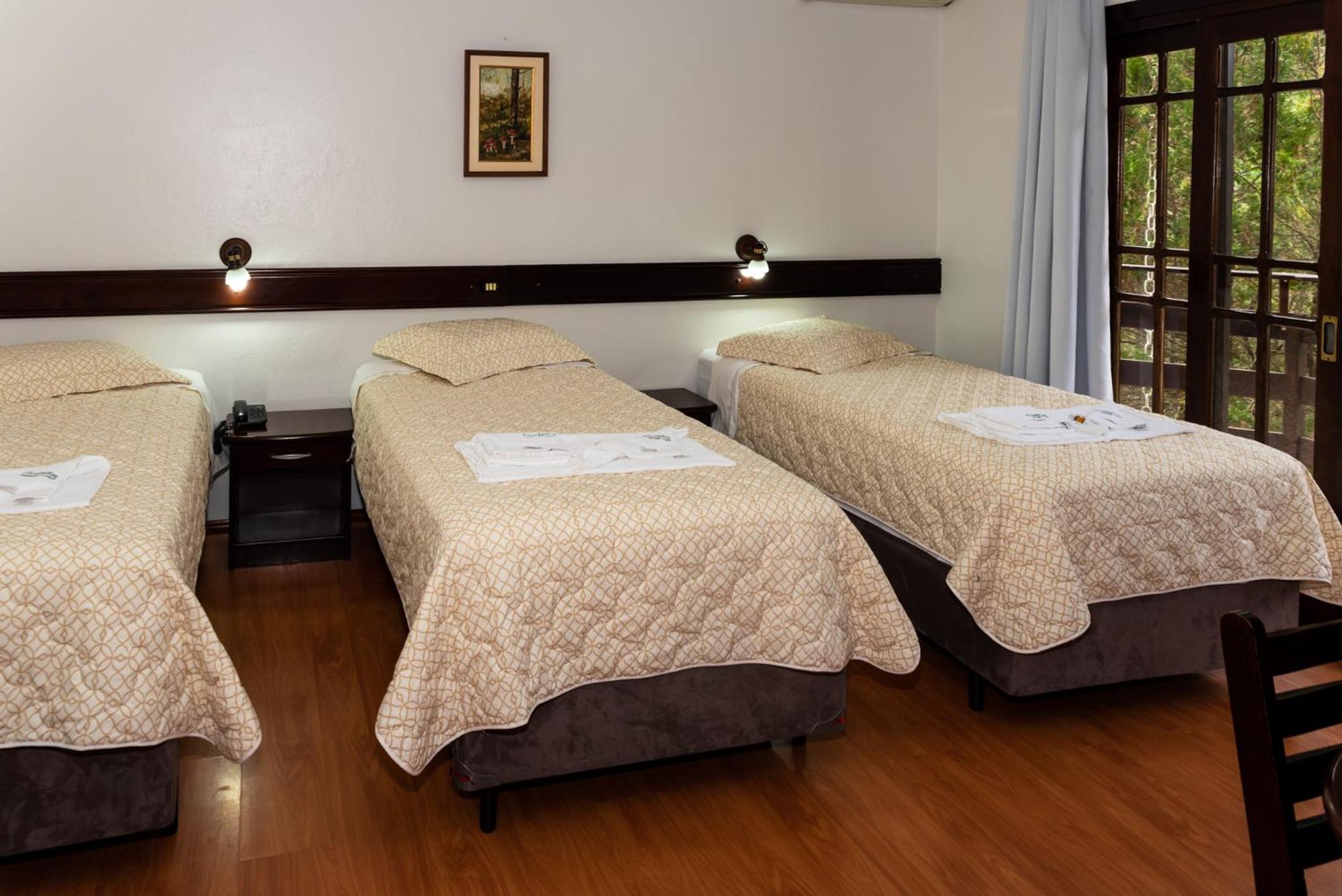Double or Twin Room with Balcony - Photo 10