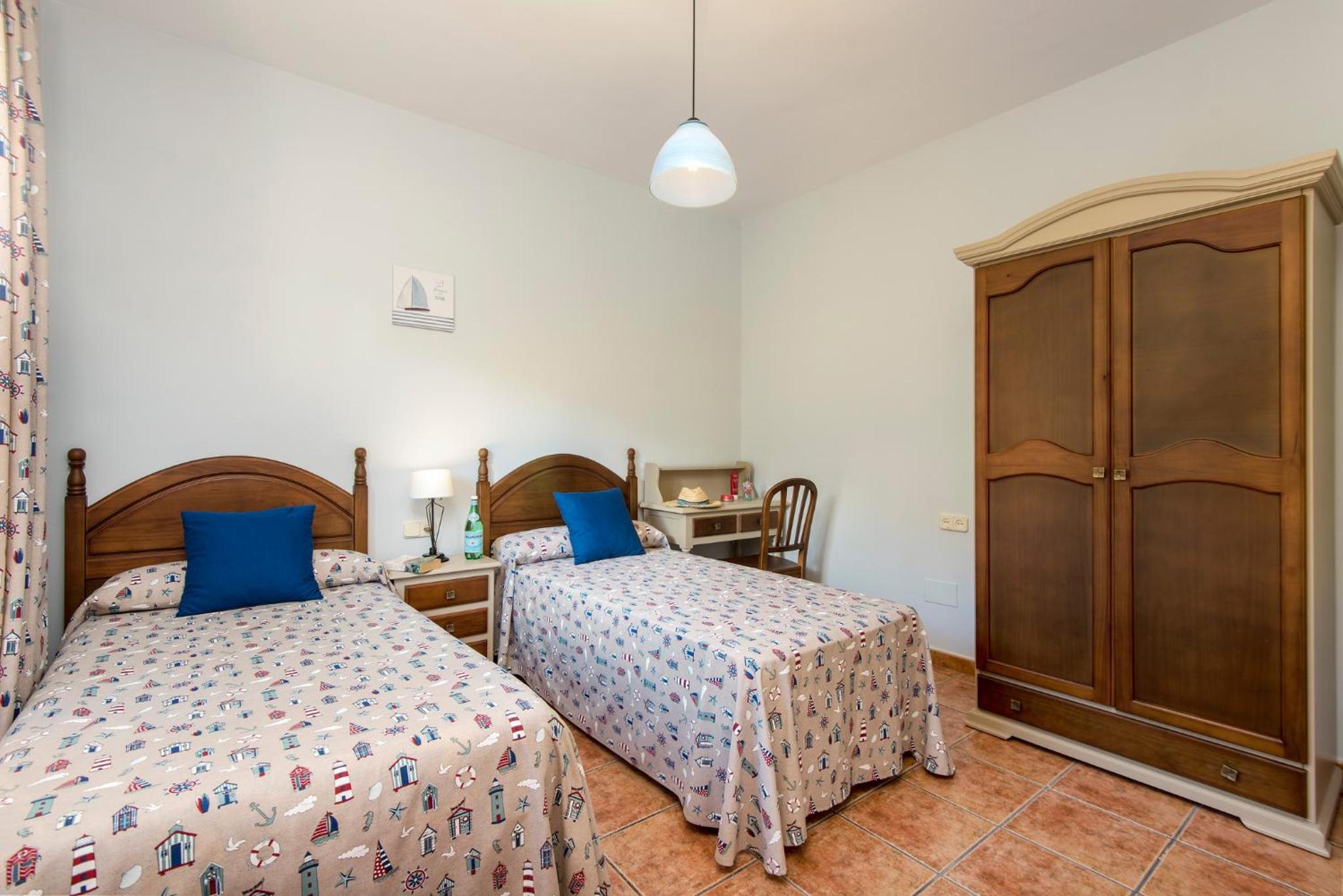 Four-Bedroom House photo 2