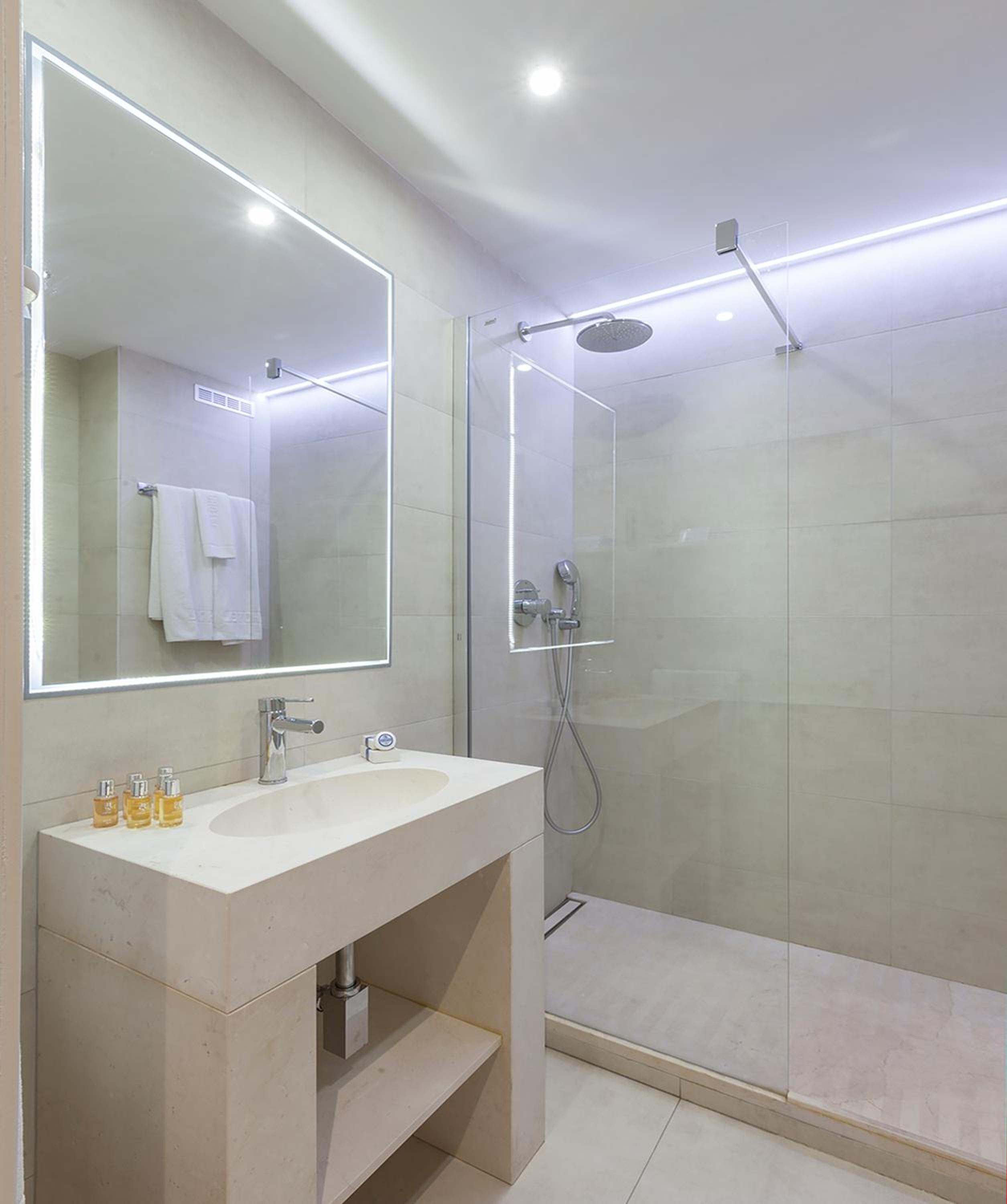 Premium Triple Studio (2 Adults + 1 Child)