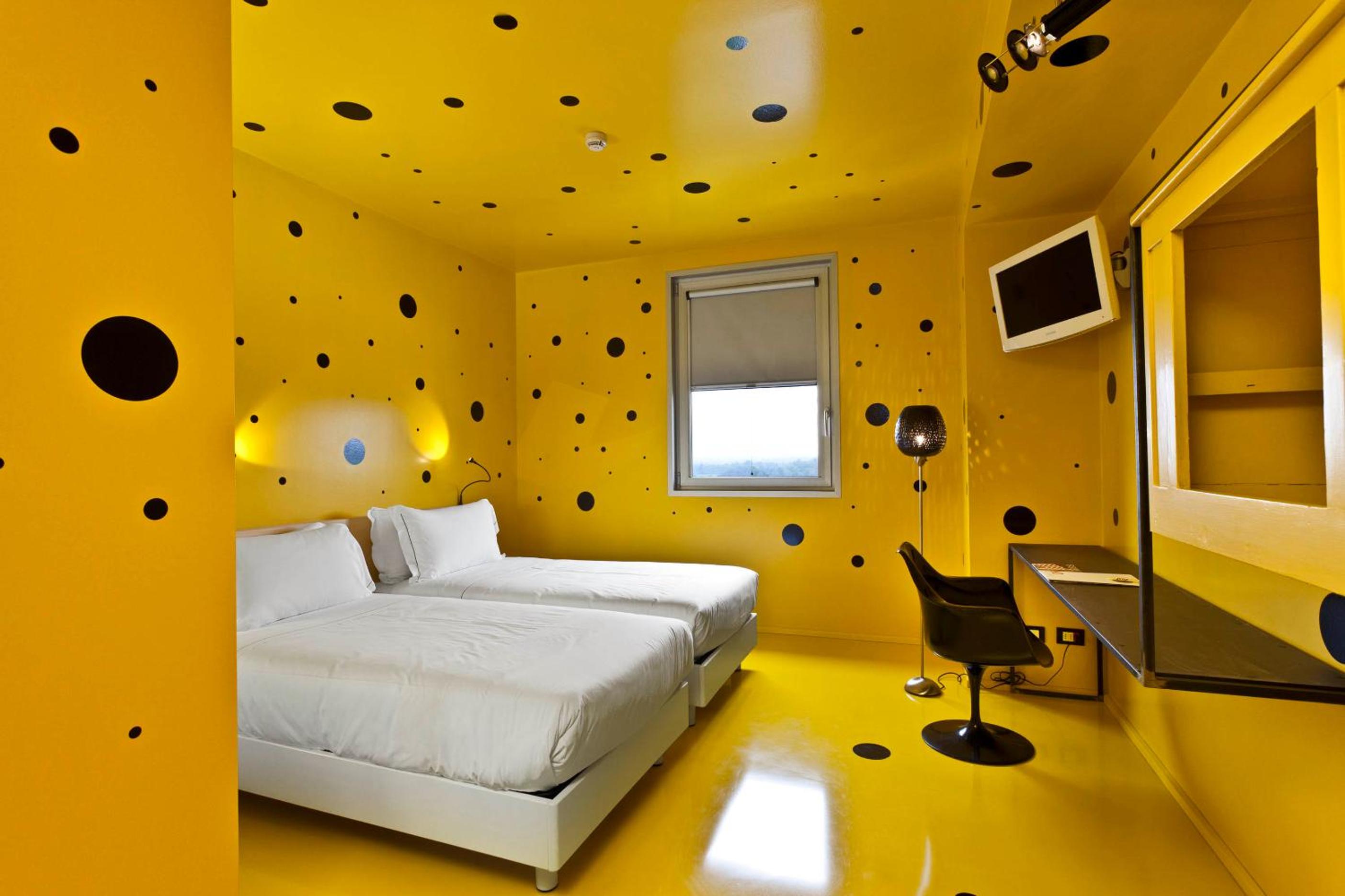 Superior King Room - Photo 16