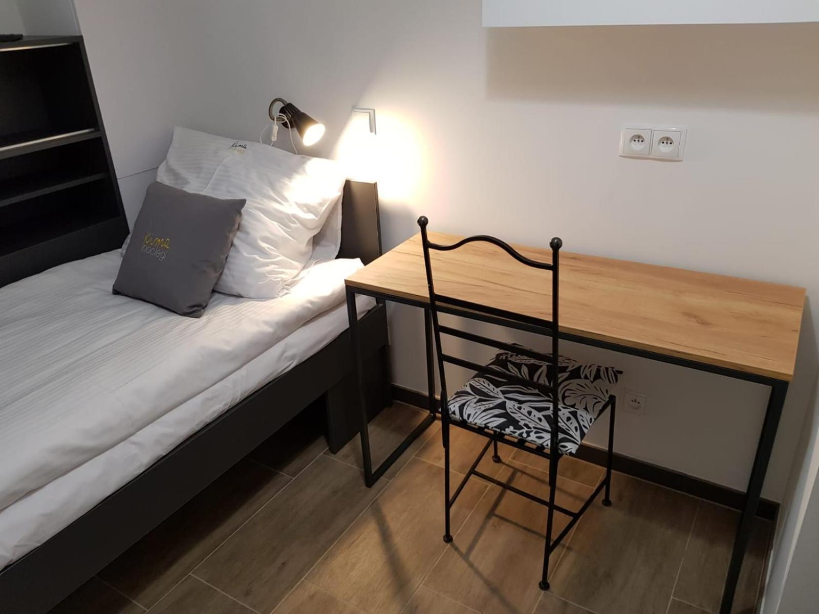 Single Room with Private Bathroom photo 3