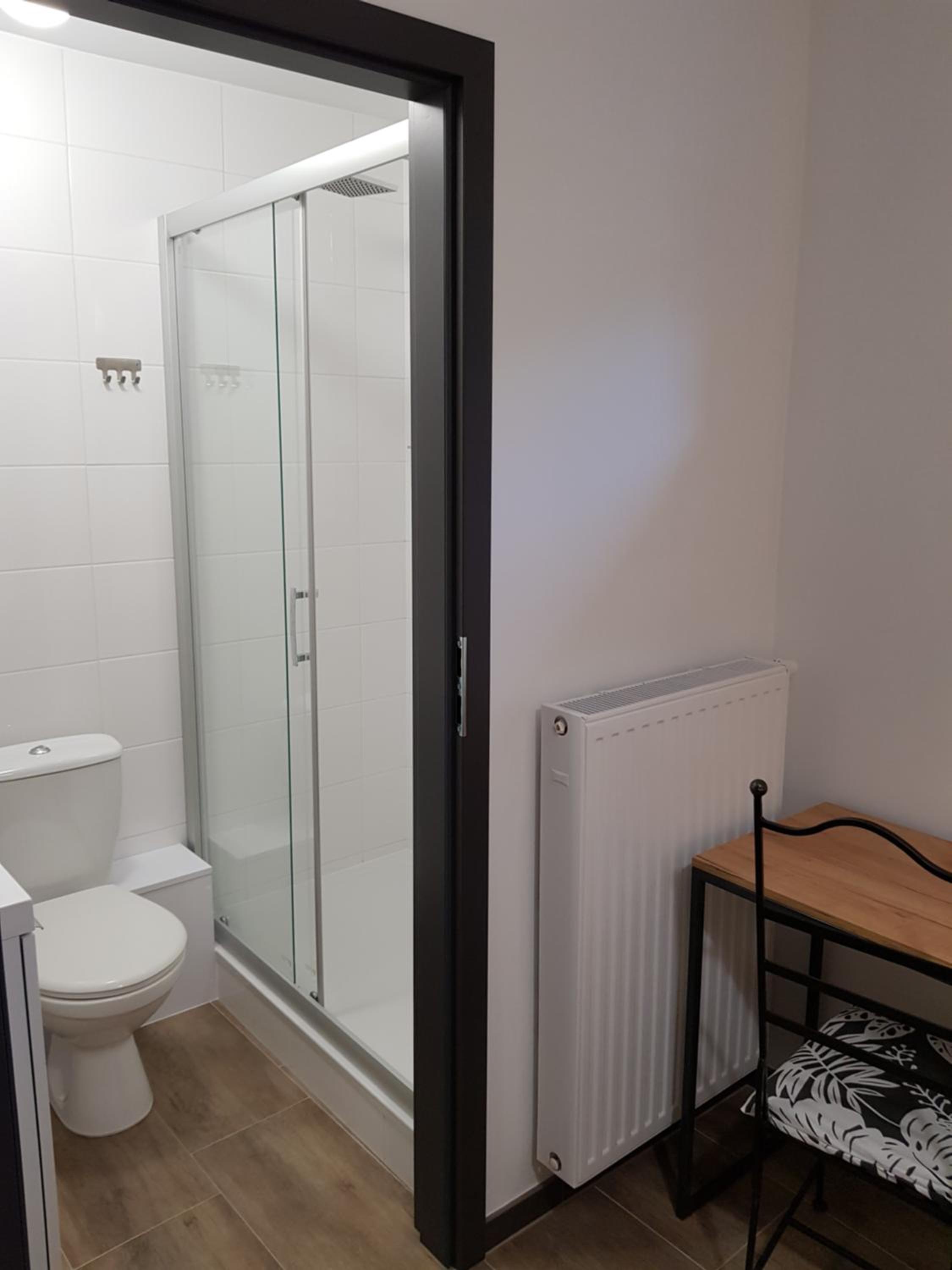Twin Room with Private Bathroom photo 3