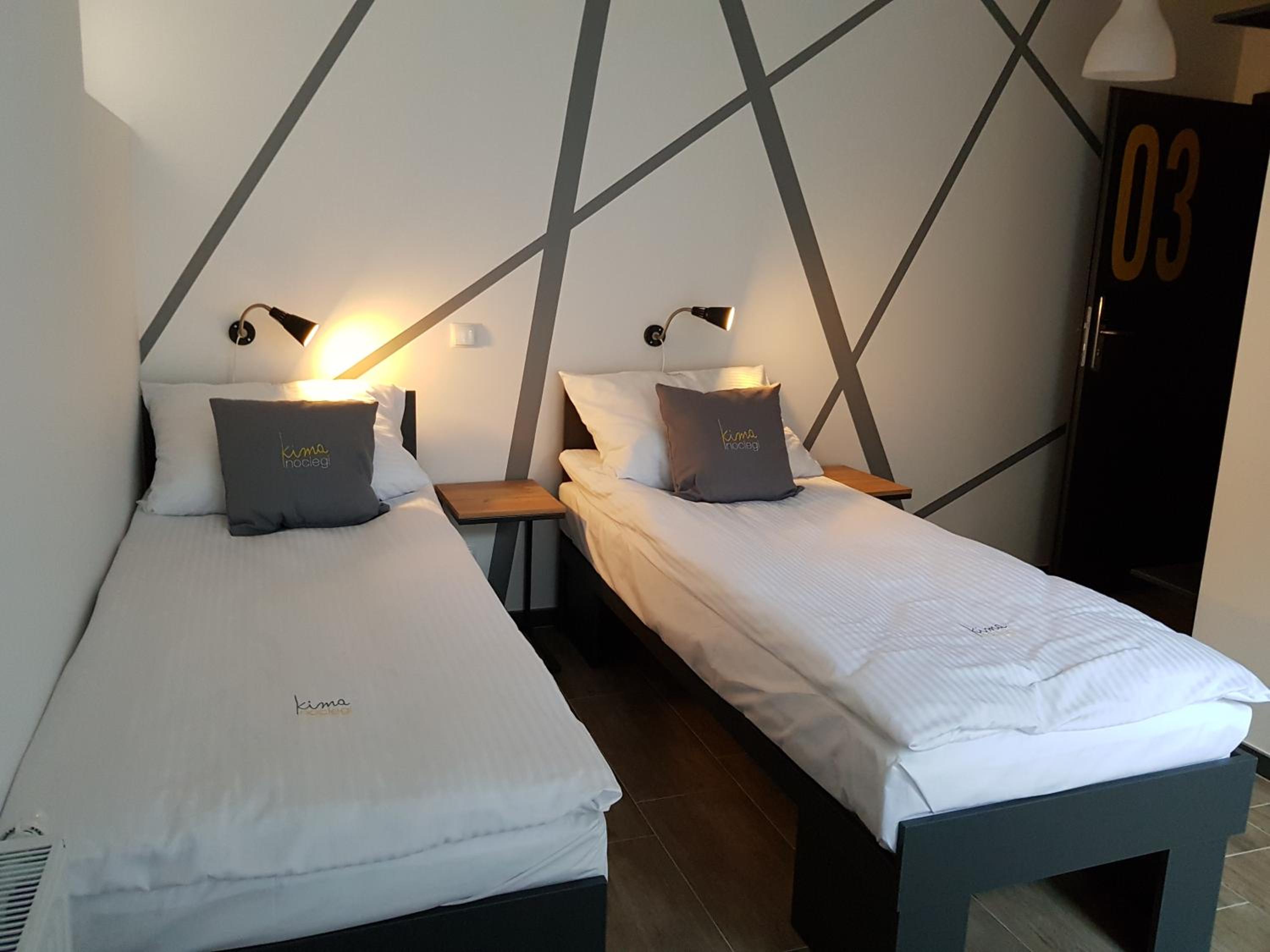 Twin Room with Private Bathroom photo 2