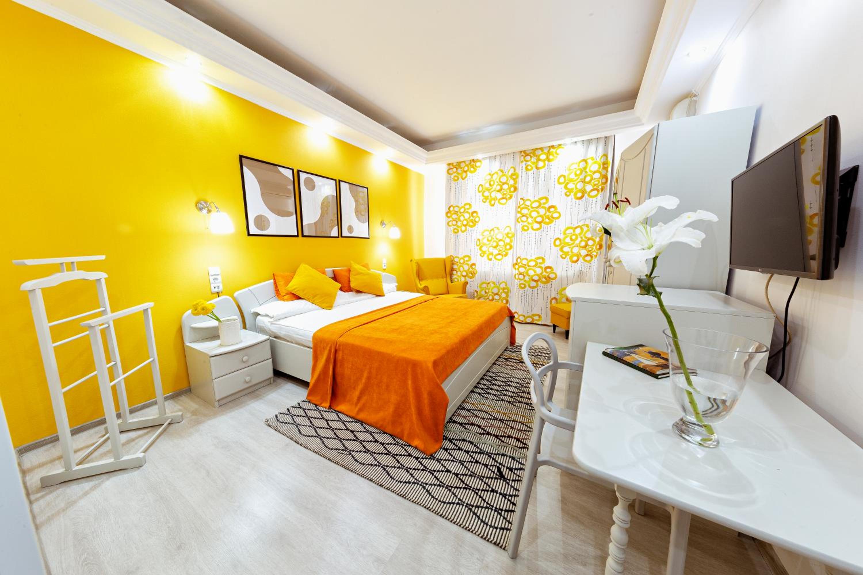 Standard Double Room - Photo 13