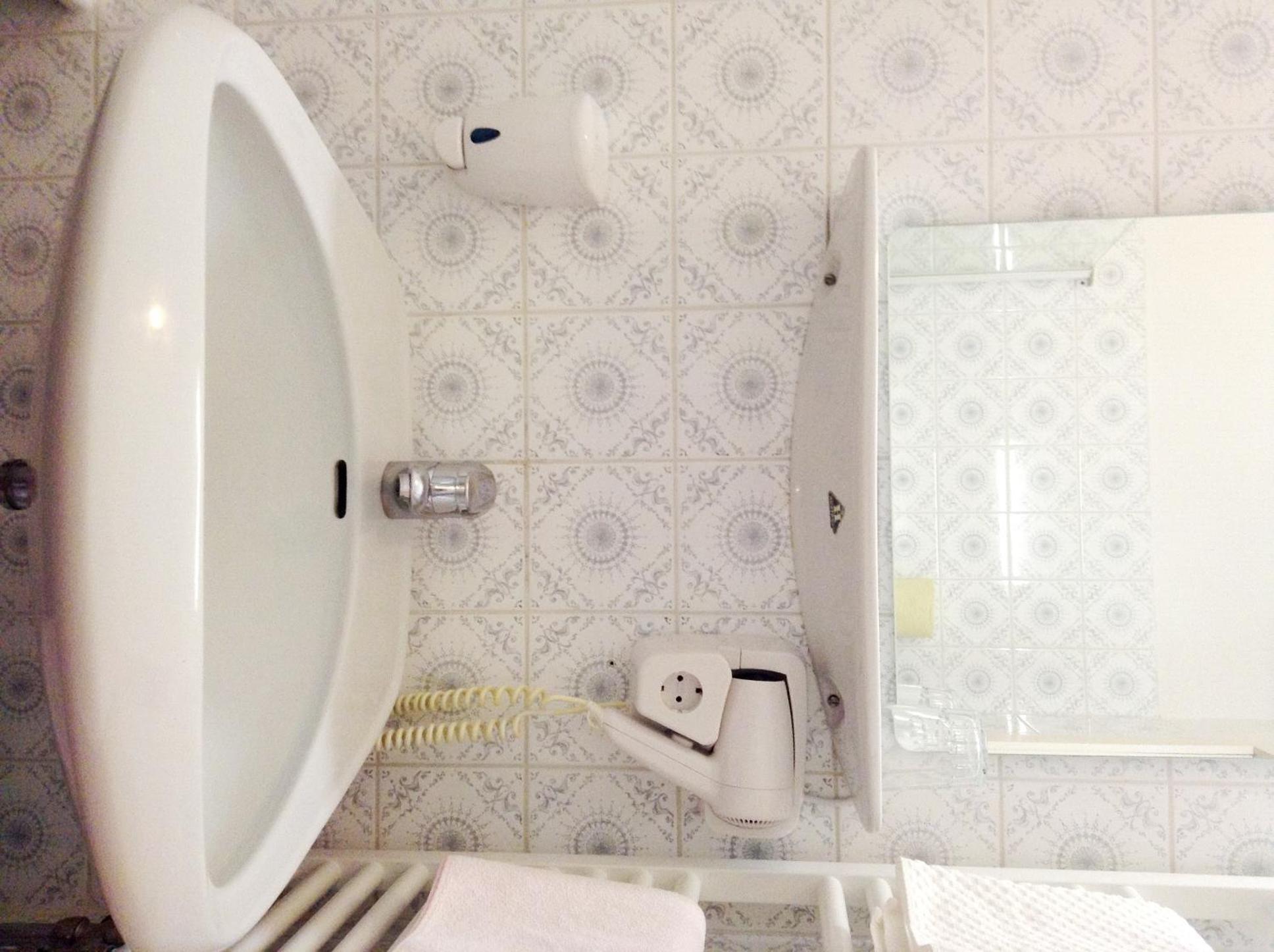 Single Room with Balcony photo 3