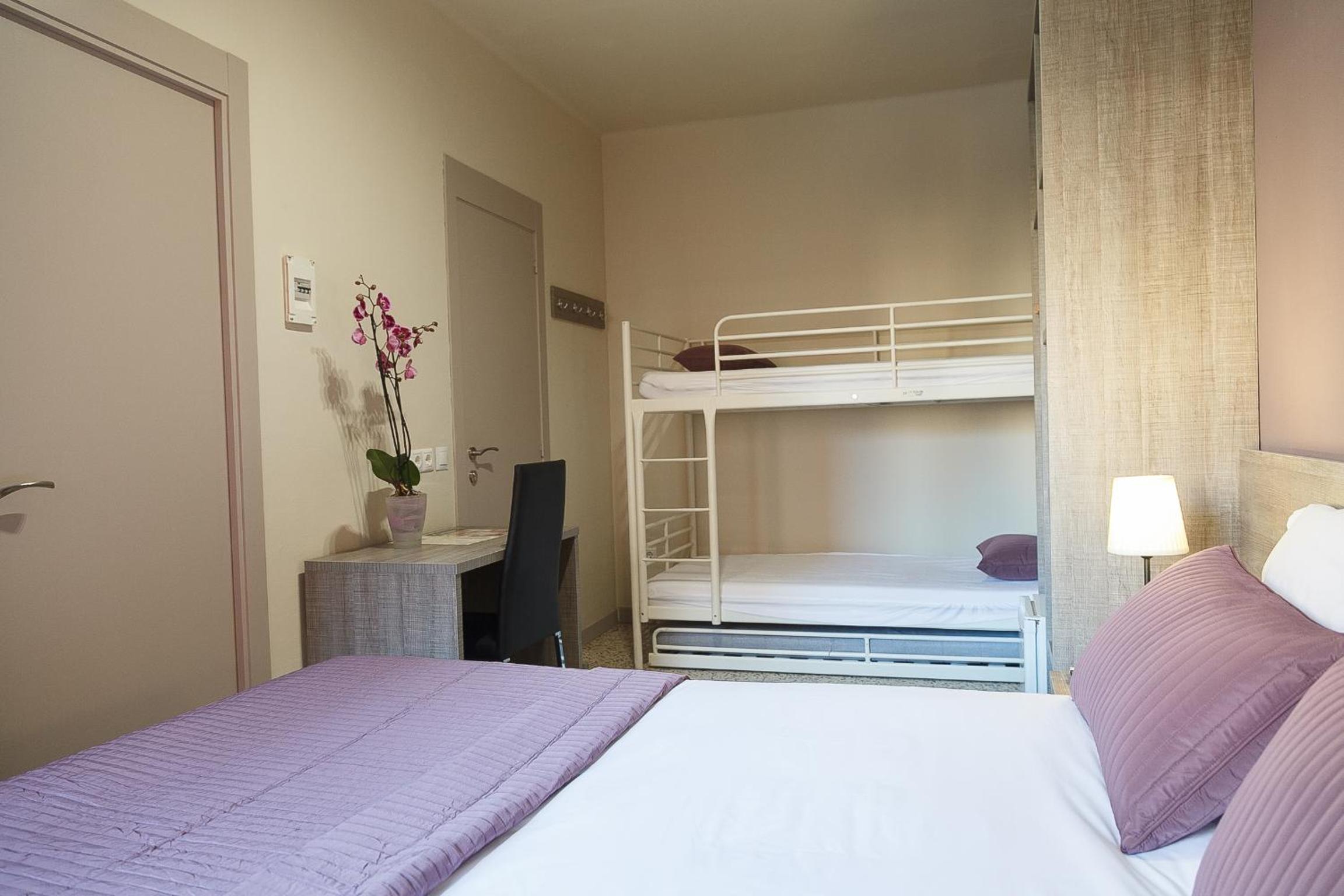 Classic Quadruple Room - Photo 2