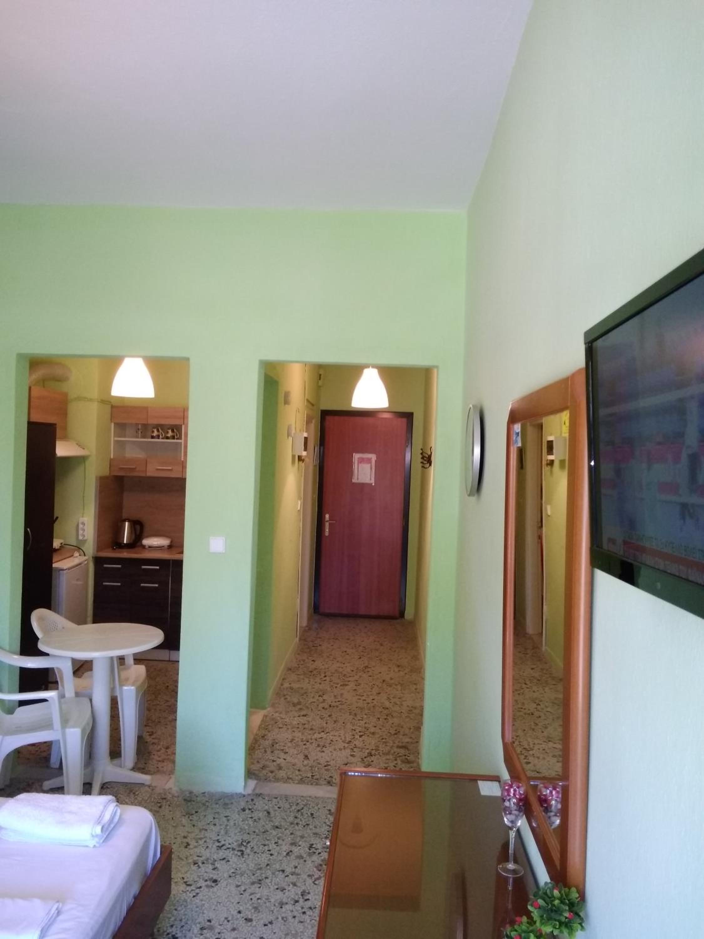 Apartment with Balcony - Photo 7