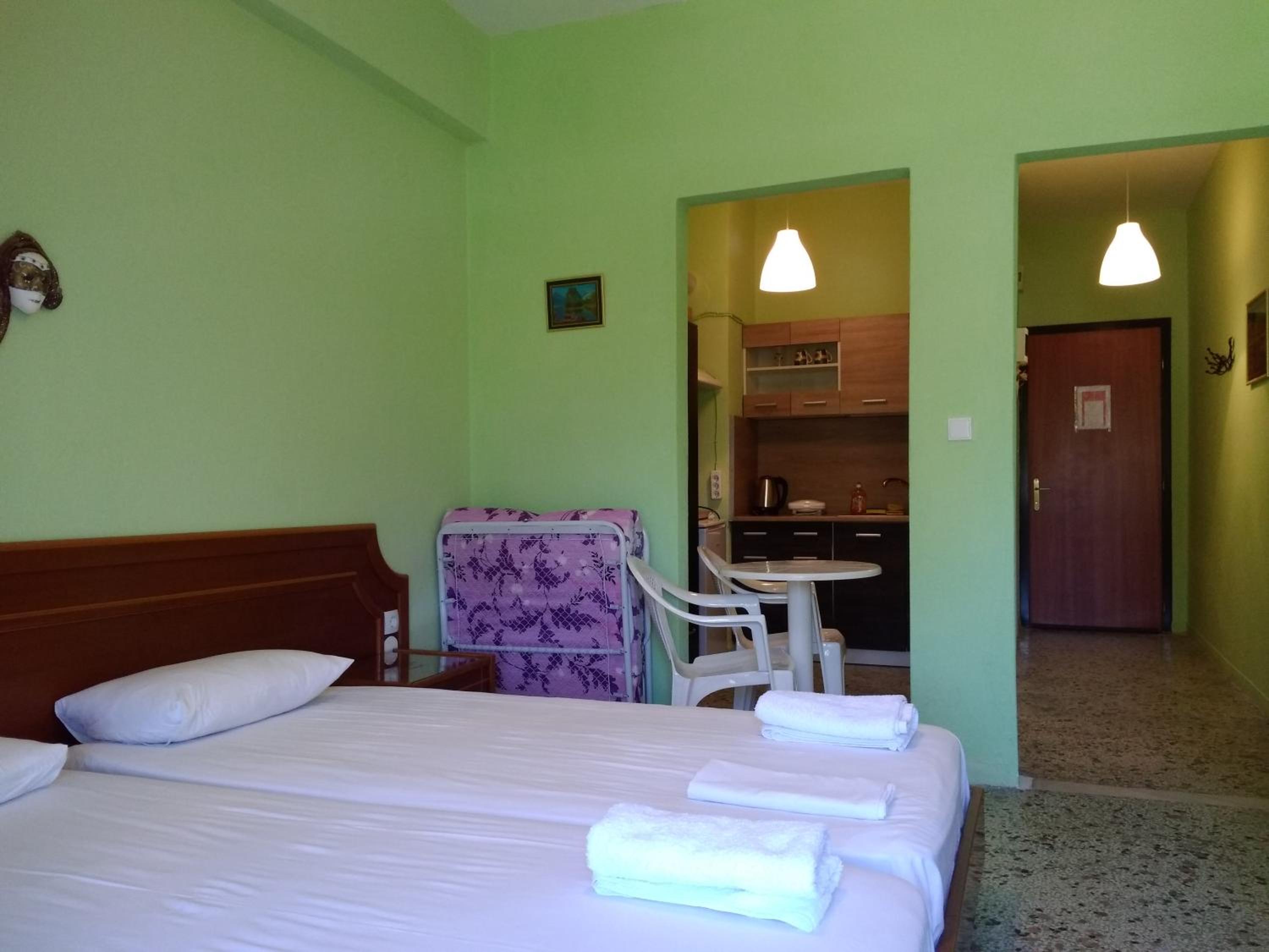 Apartment with Balcony - Photo 9