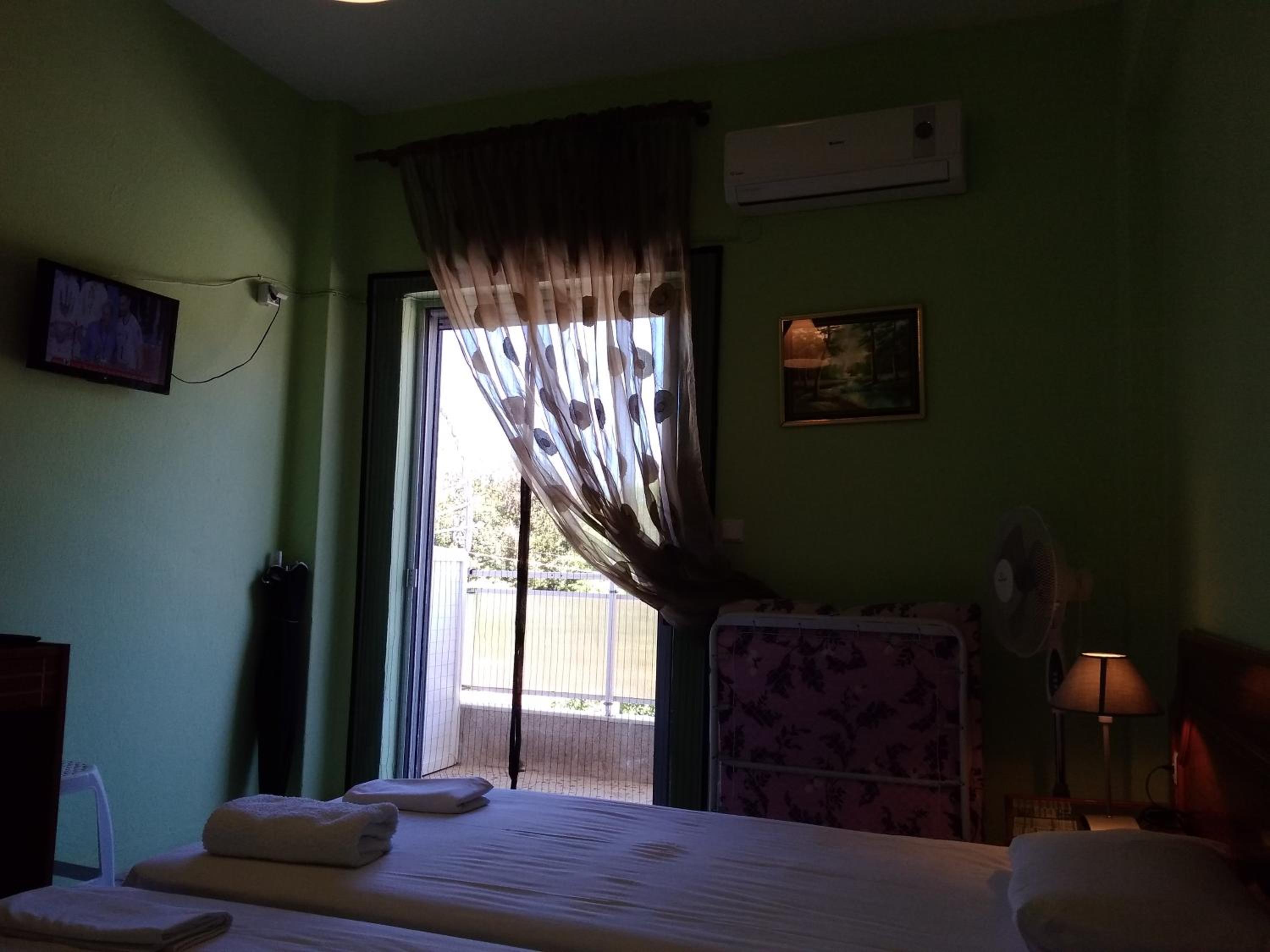 Apartment with Balcony - Photo 10