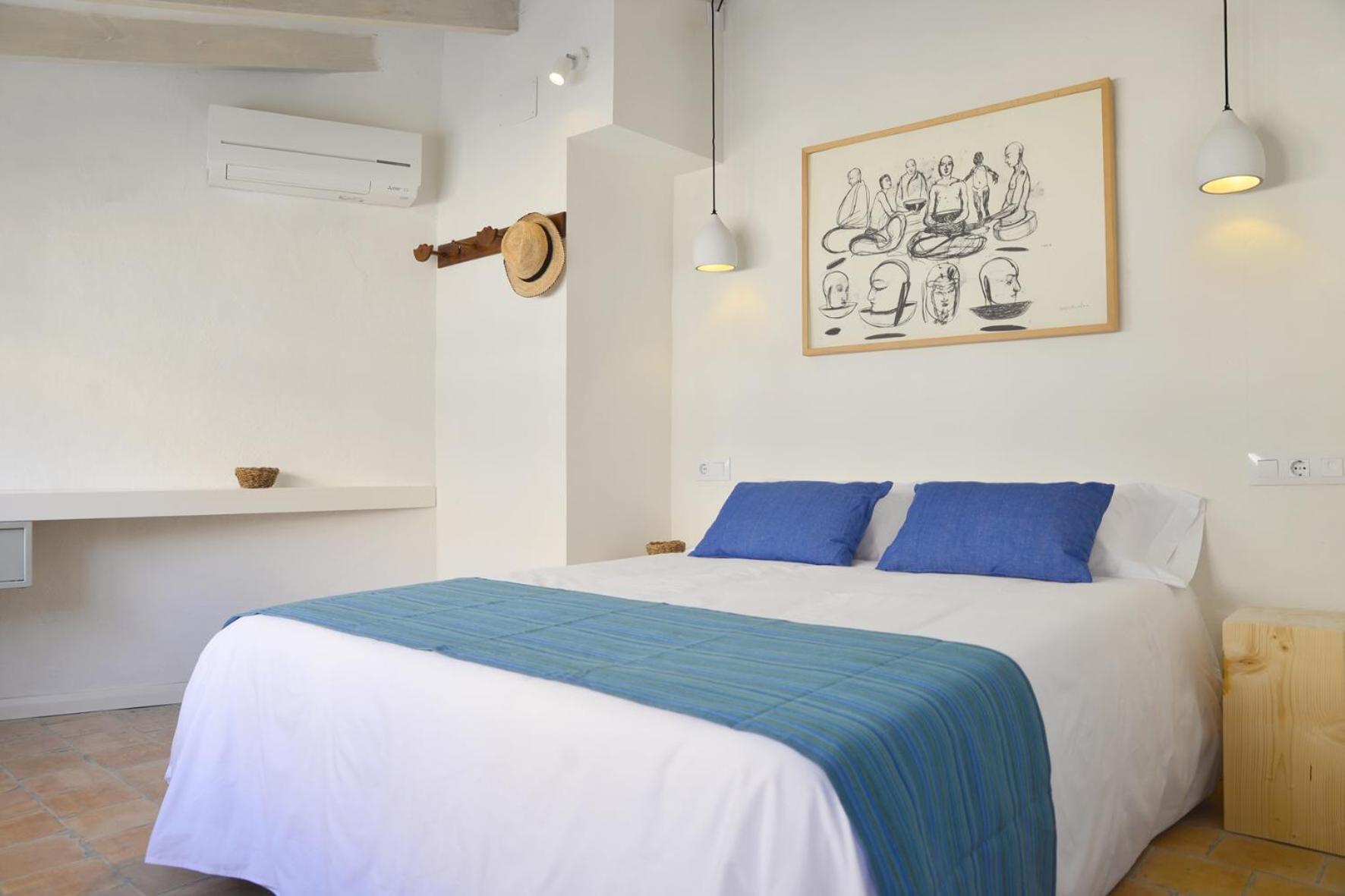 Deluxe Double Room - Photo 14