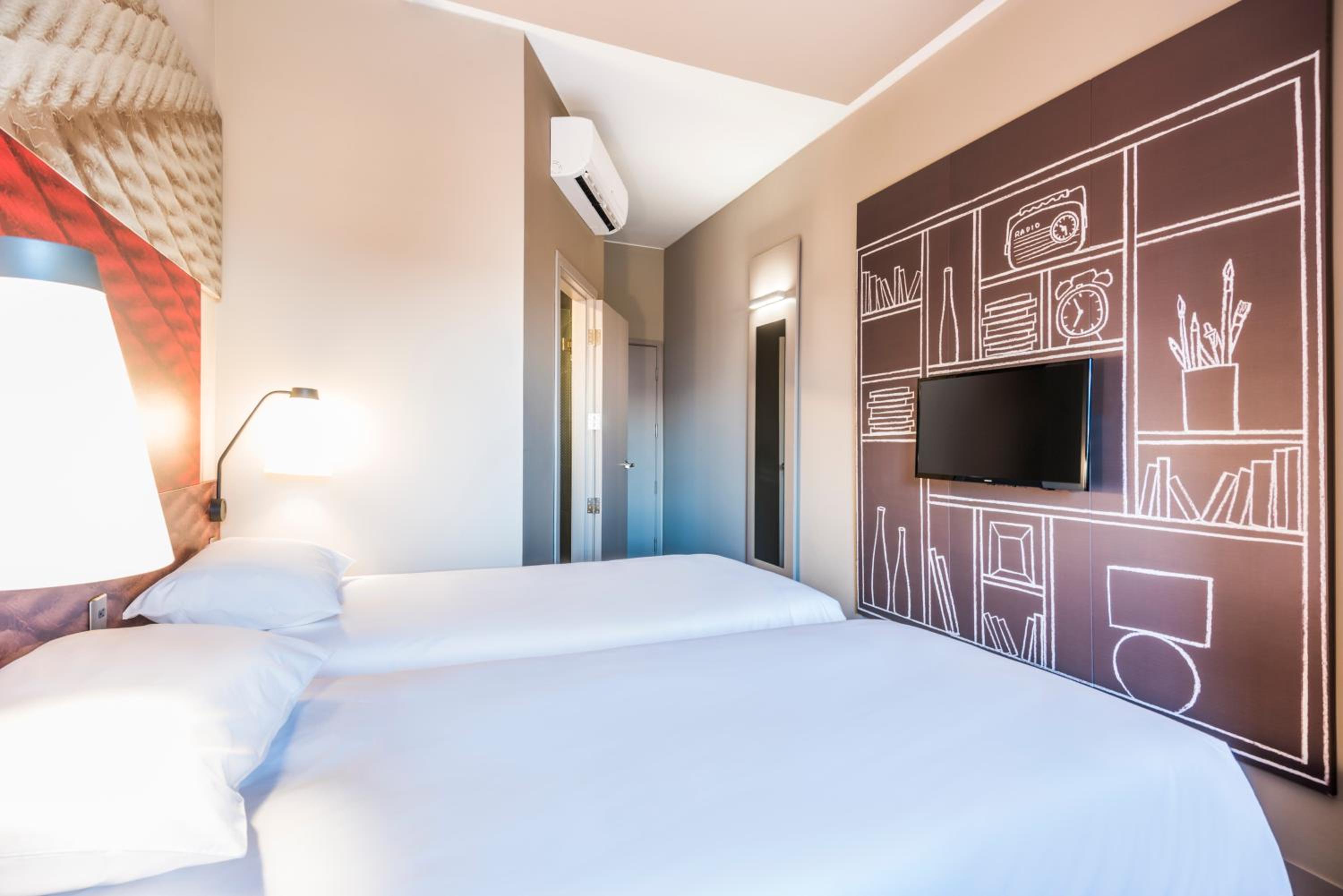 Standard Twin Room photo 1