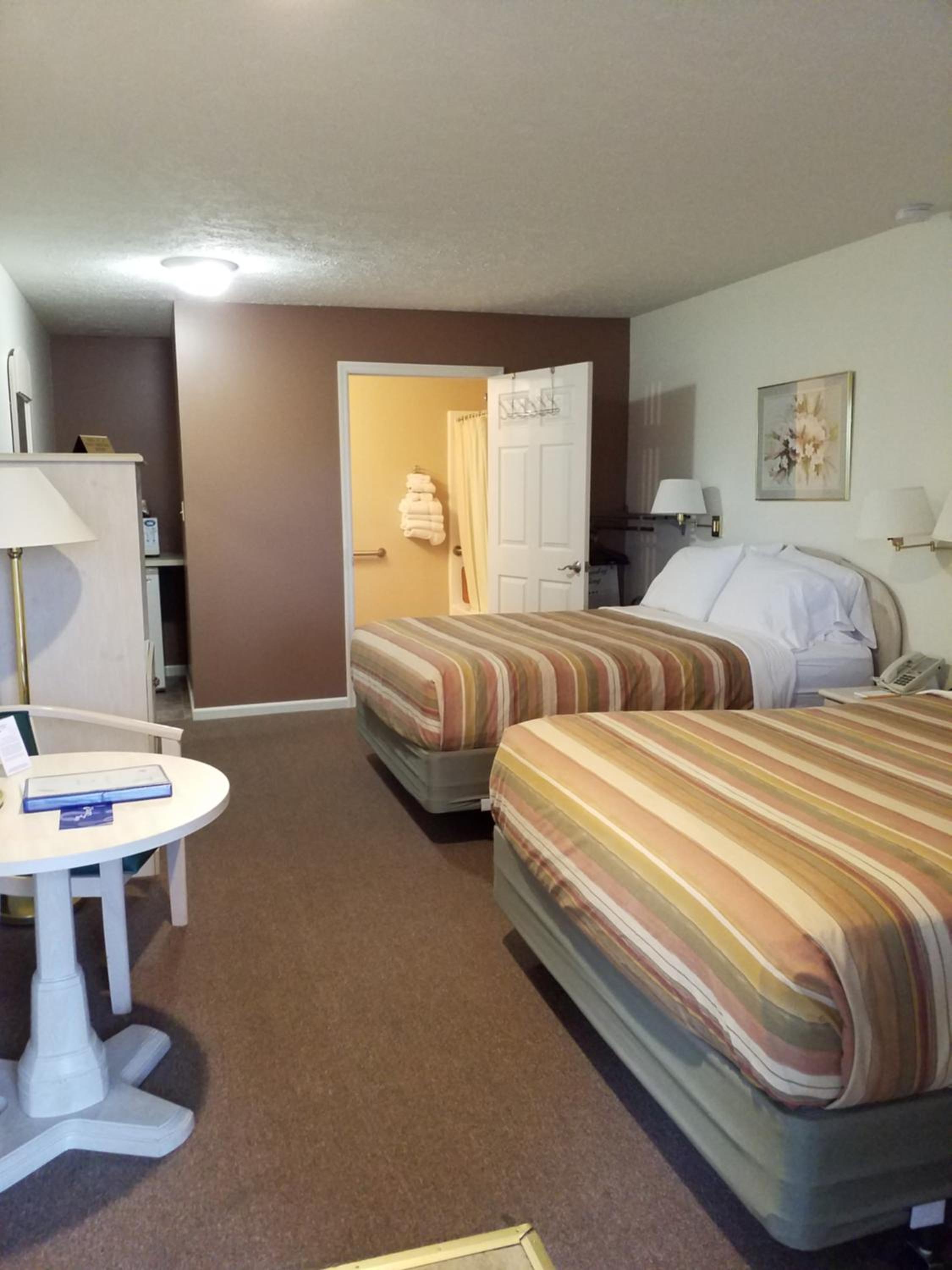 Queen Room with Two Queen Beds - Non-Smoking photo 1