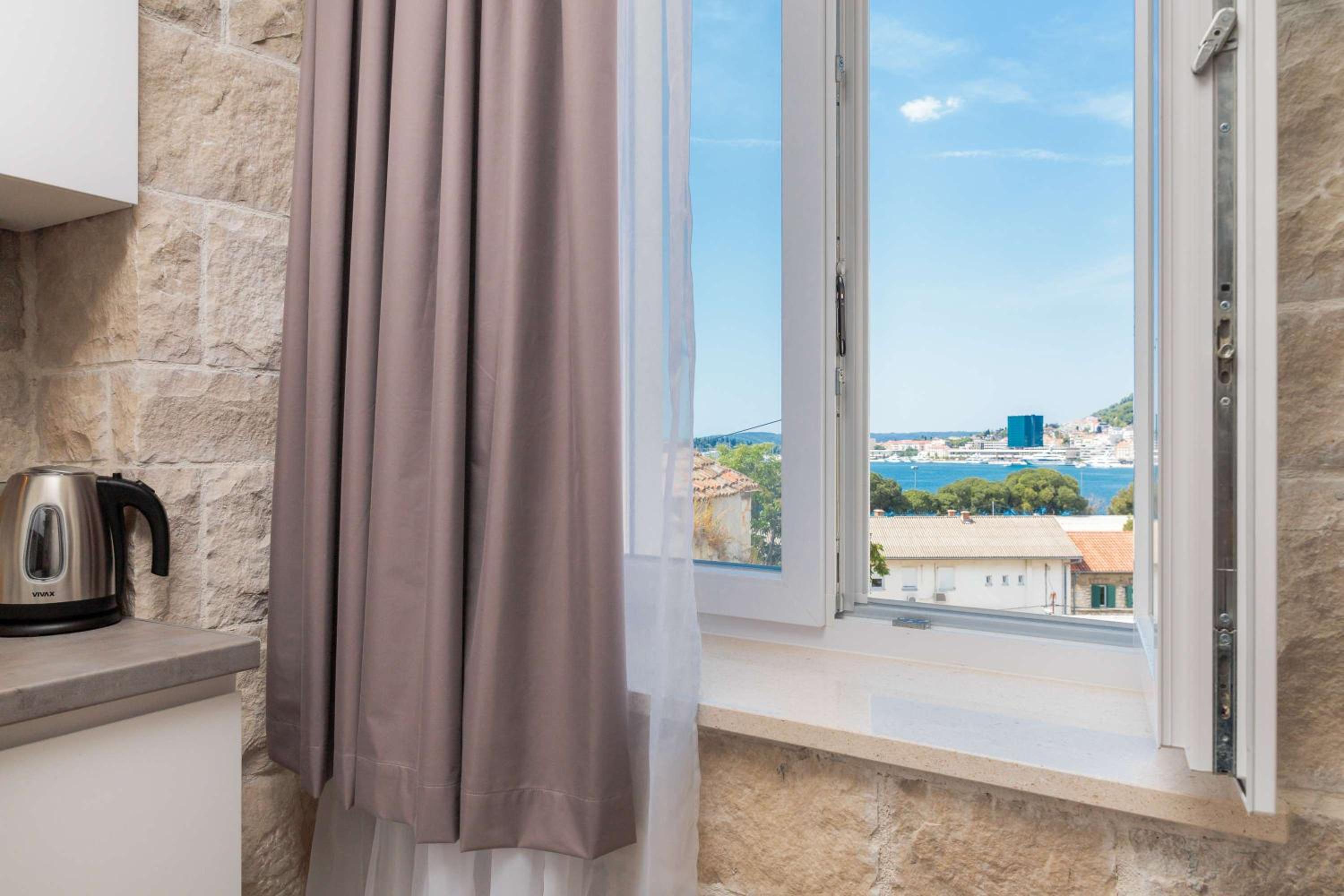 Studio with Sea View - Photo 9