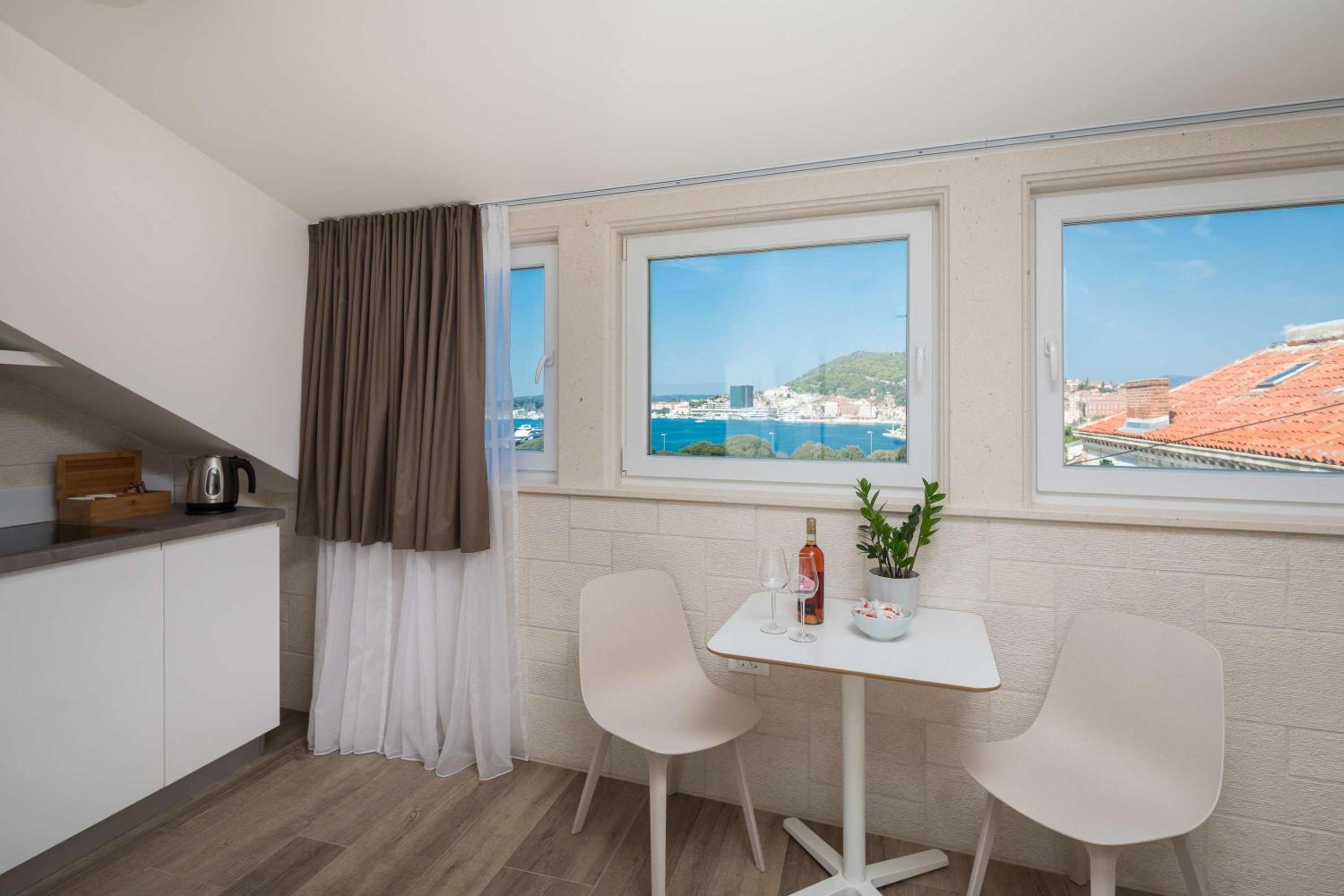 Studio with Sea View - Photo 3