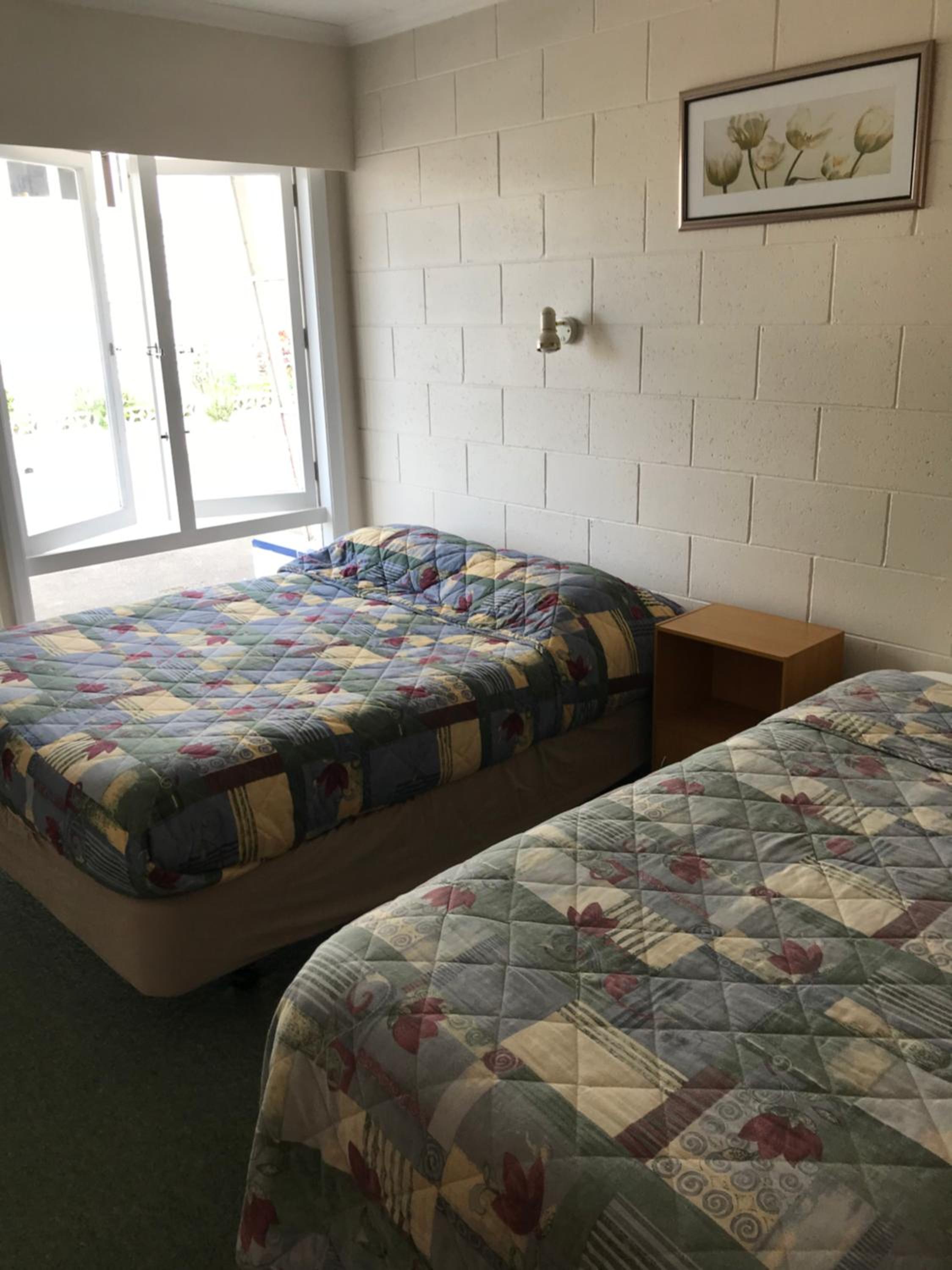 Double or Twin Room with Bathroom - Photo 3