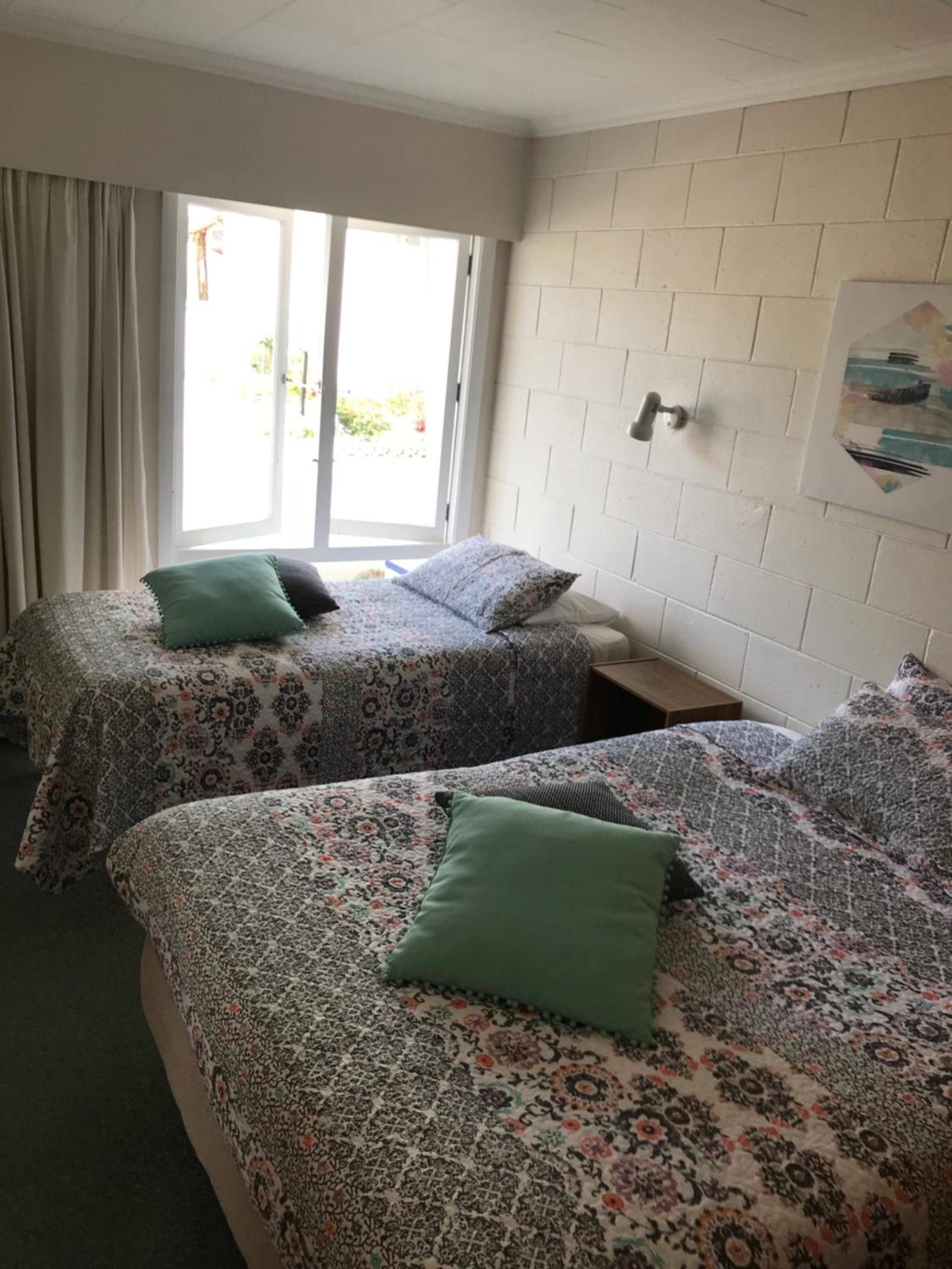 Double or Twin Room with Bathroom - Photo 4