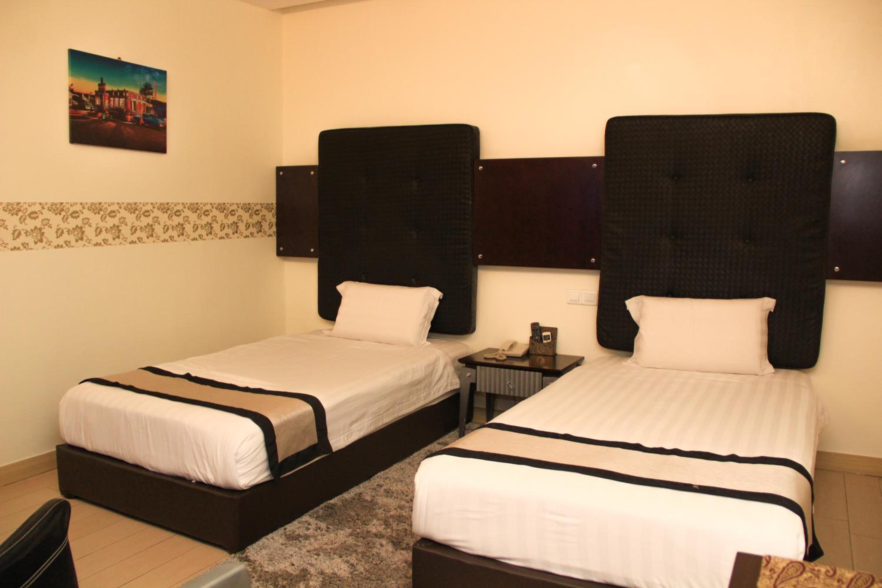 Superior Twin Room ( No Window ) photo 3