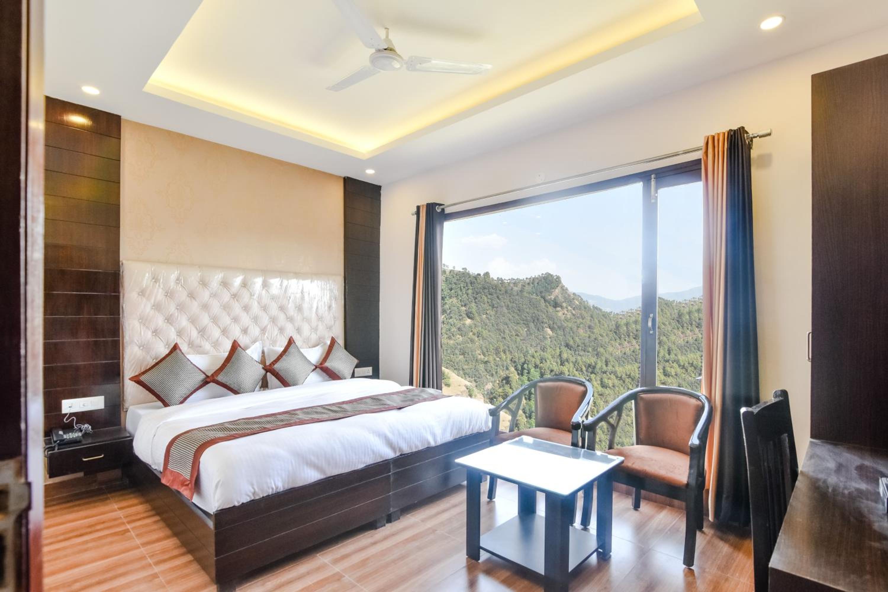 Deluxe Room - Photo 7