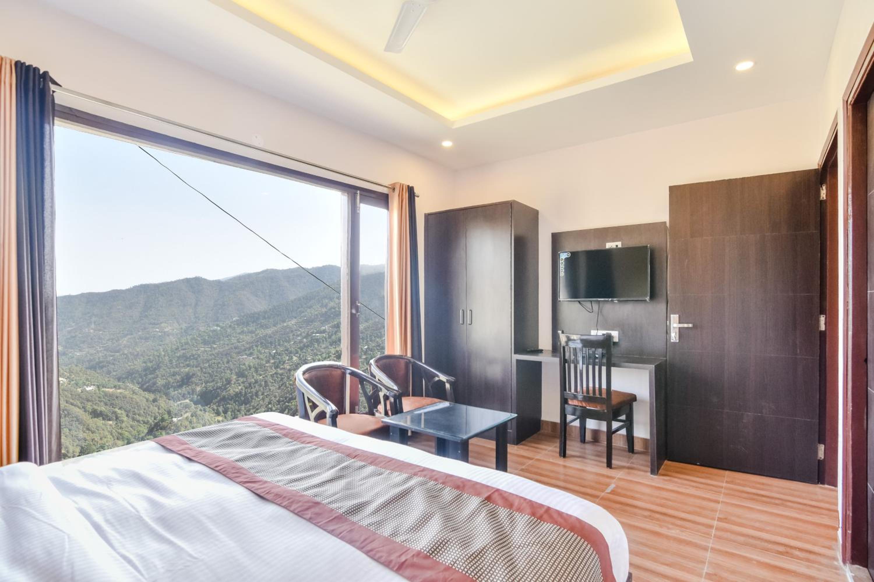Deluxe Room - Photo 8